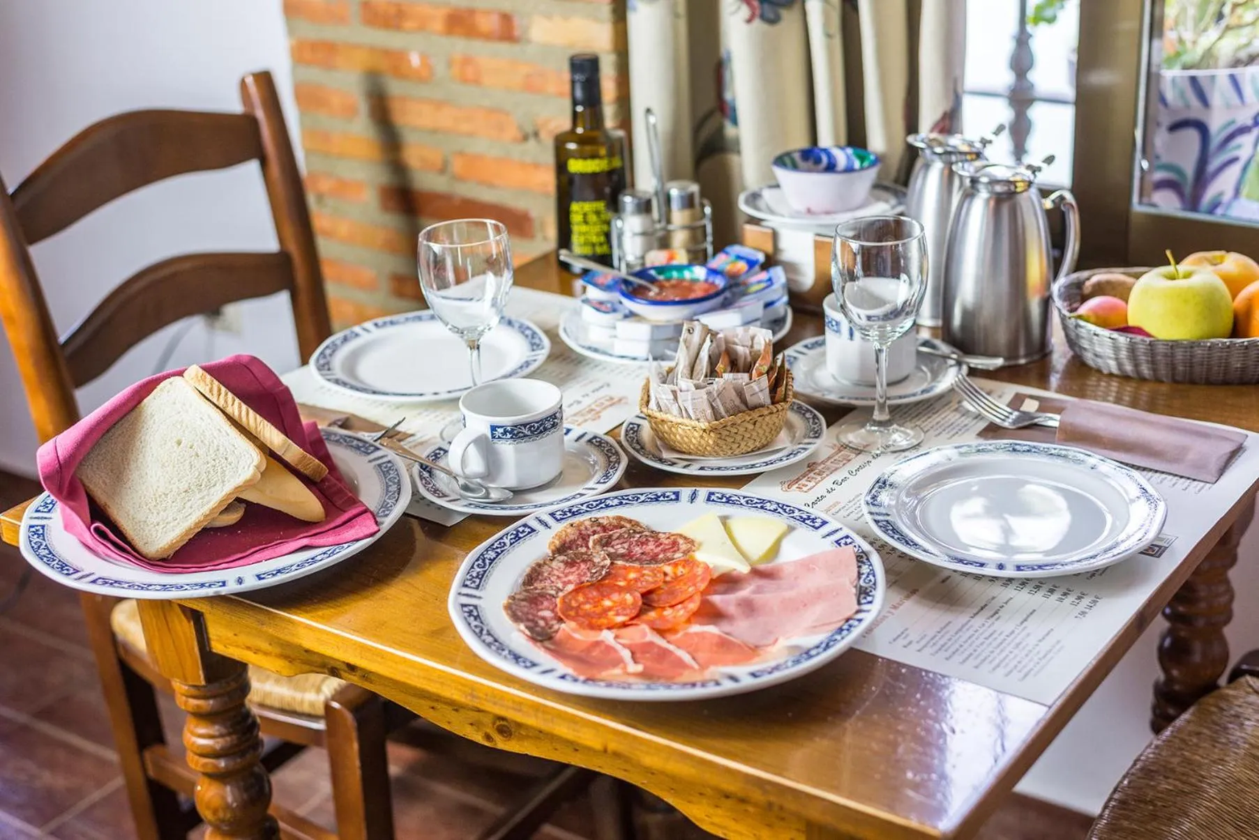 Continental breakfast in Cortijo De Tajar