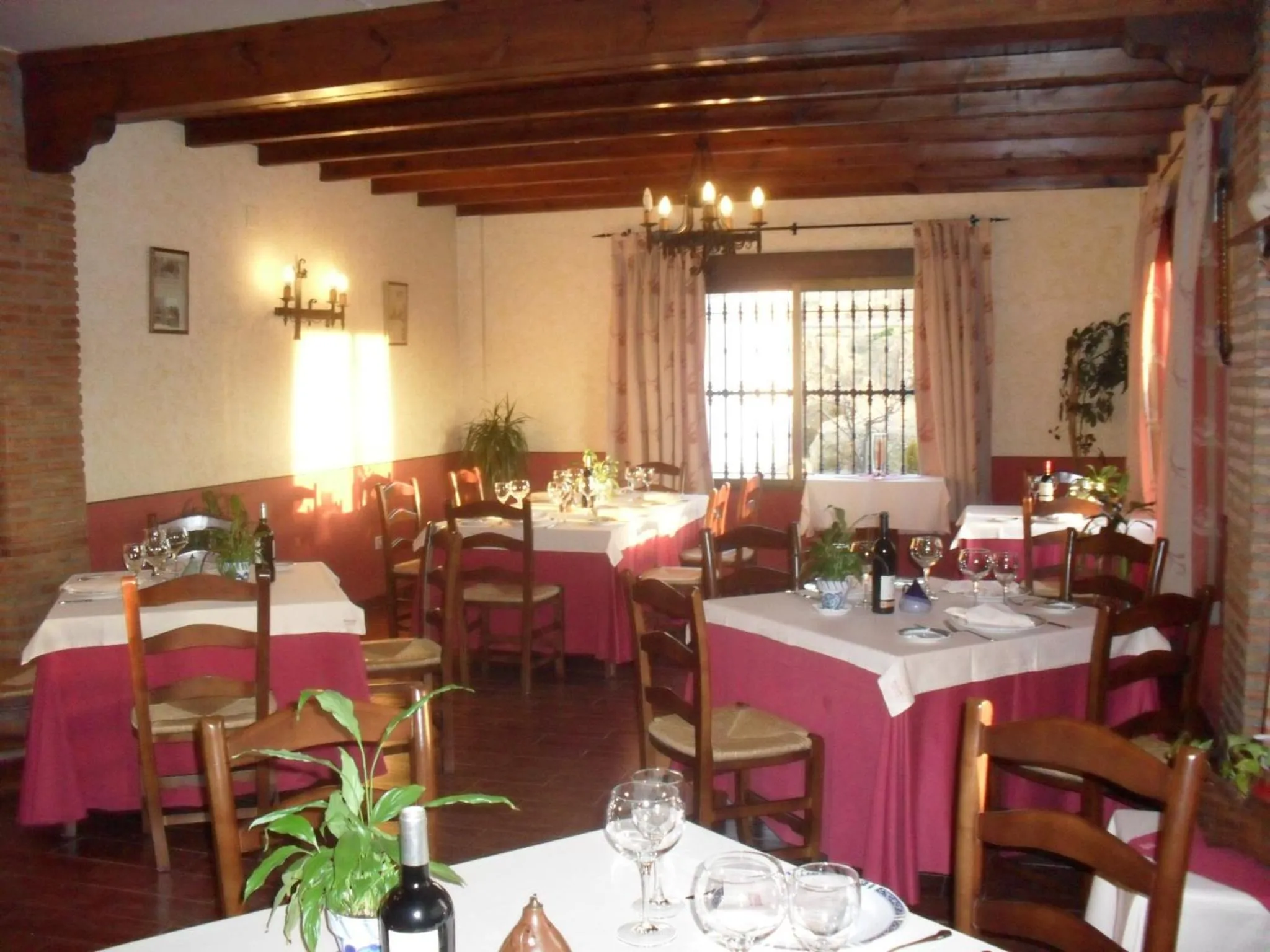 Restaurant/places to eat in Cortijo De Tajar