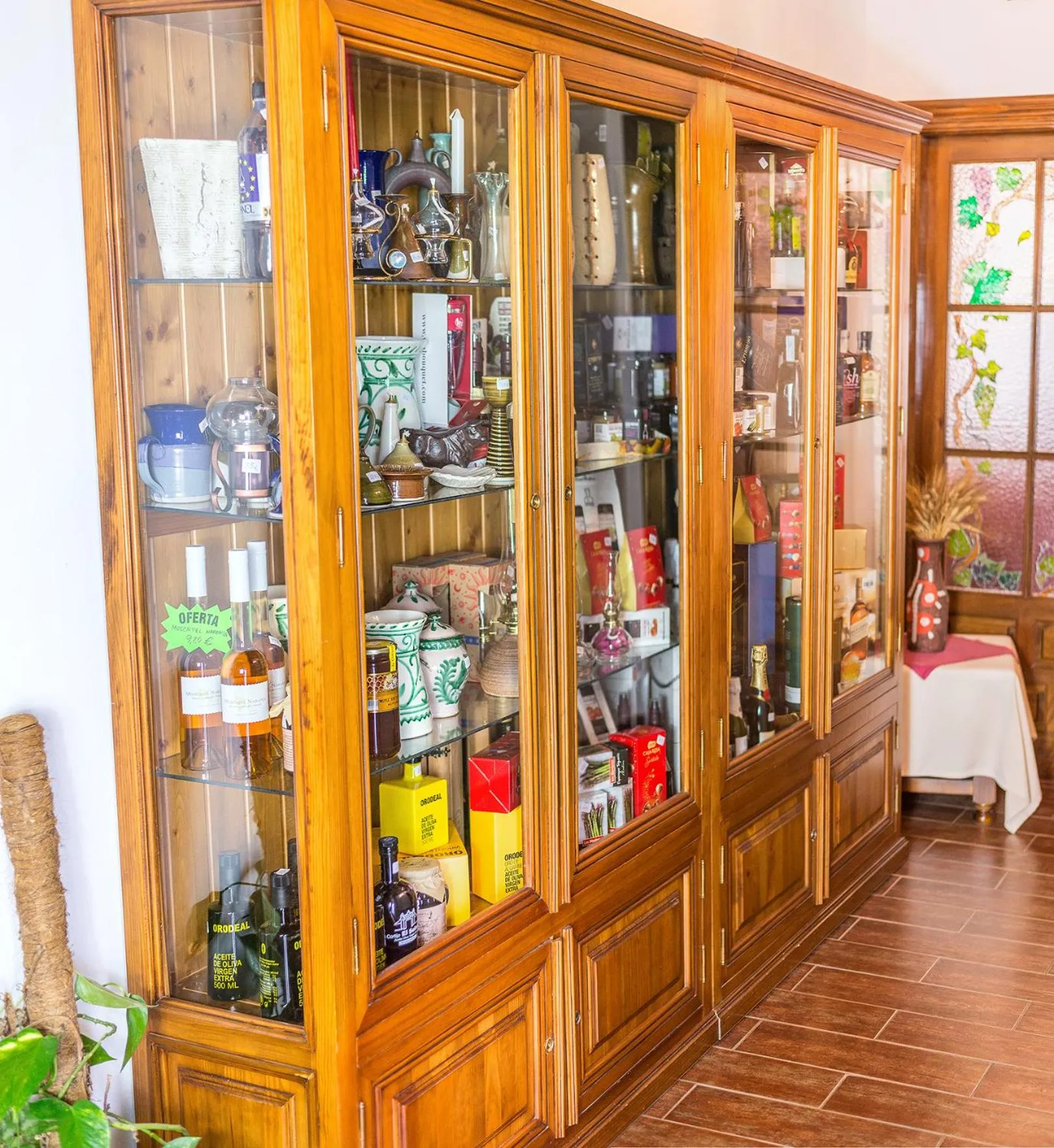 On-site shops in Cortijo De Tajar