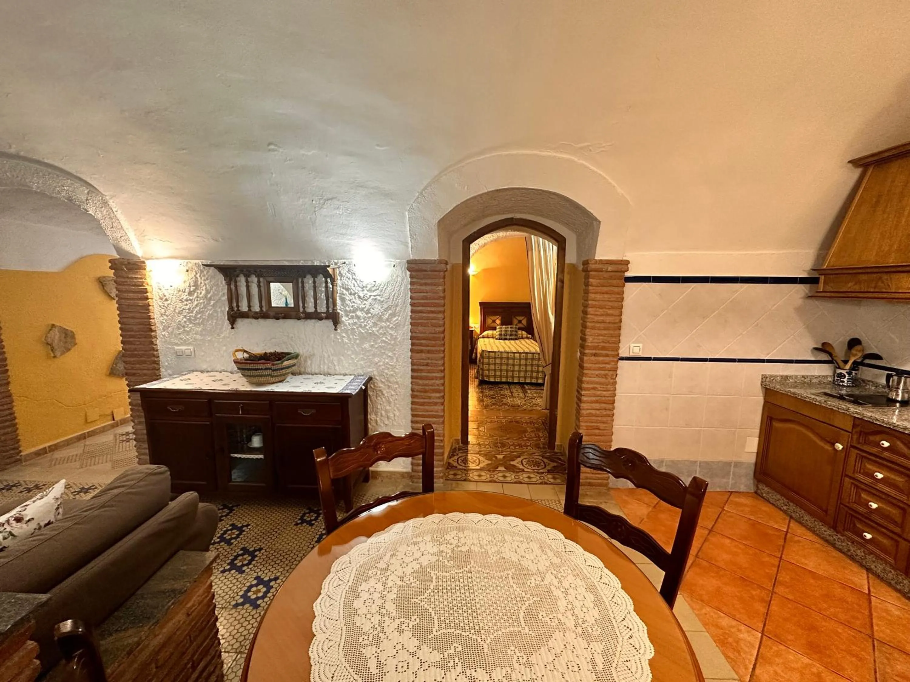 Living room, Bed in Cuevas La Granja