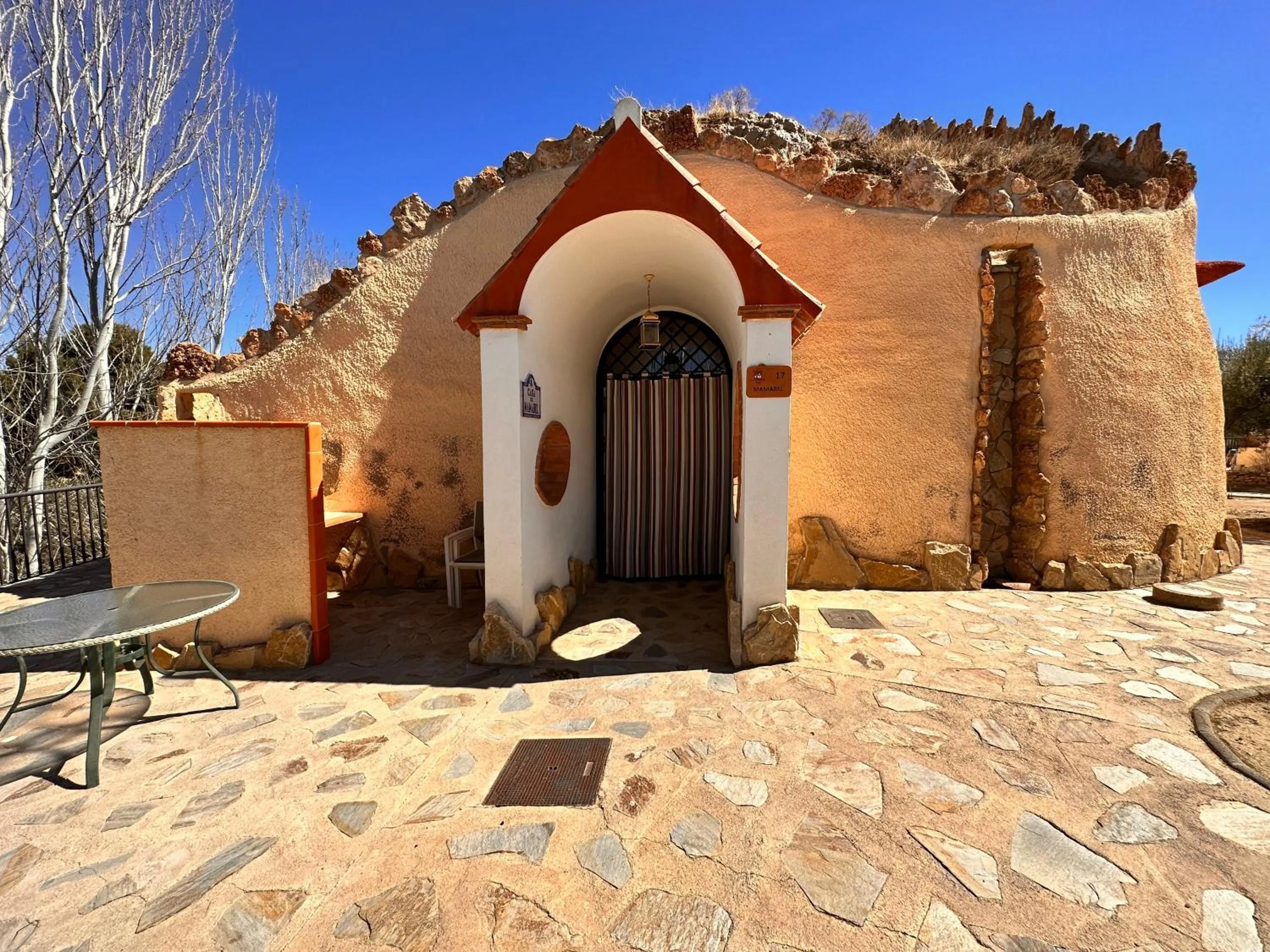 Facade/entrance in Cuevas La Granja