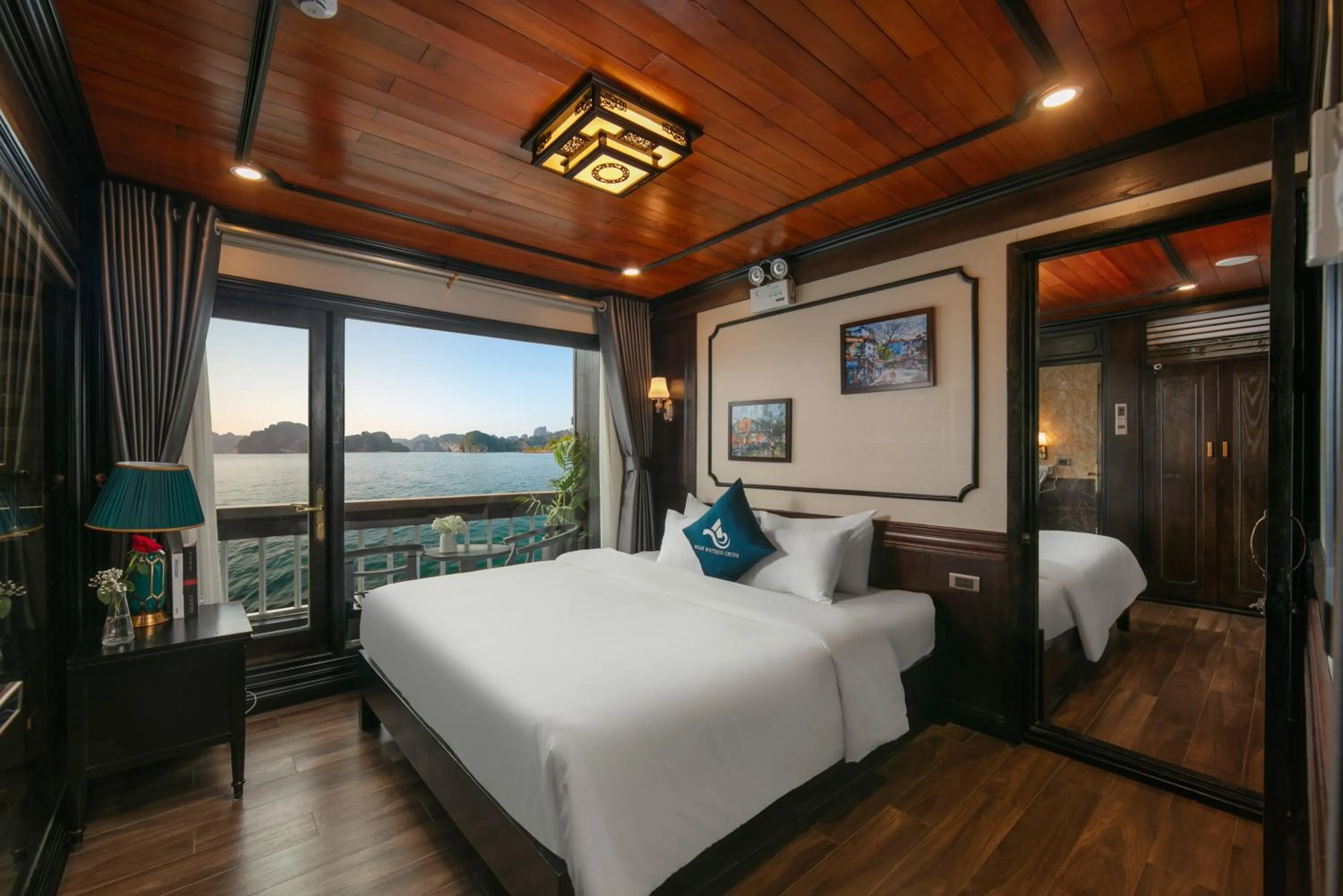 Photo of the whole room, Bed in Arcady Boutique Cruise