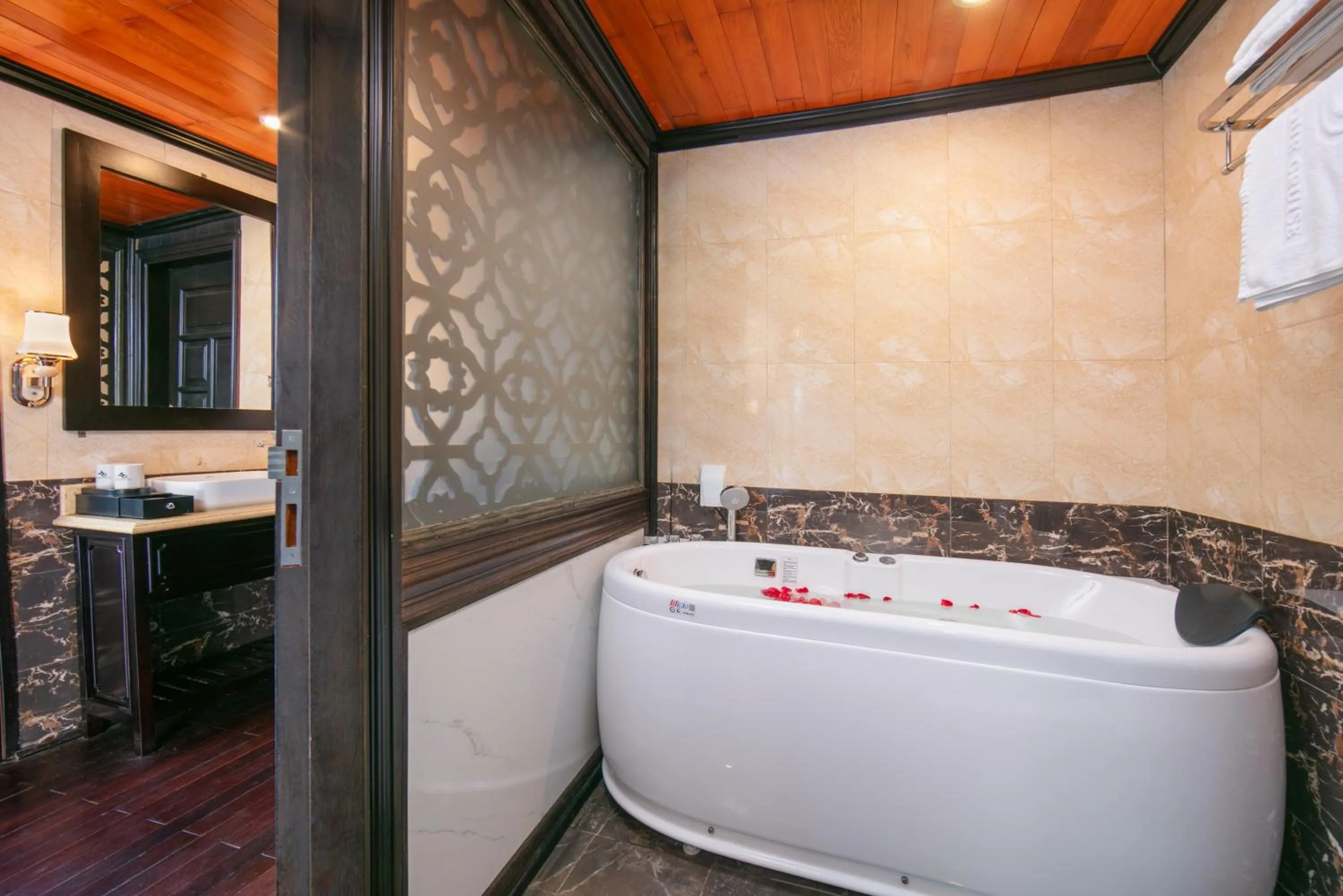 Bathroom in Arcady Boutique Cruise