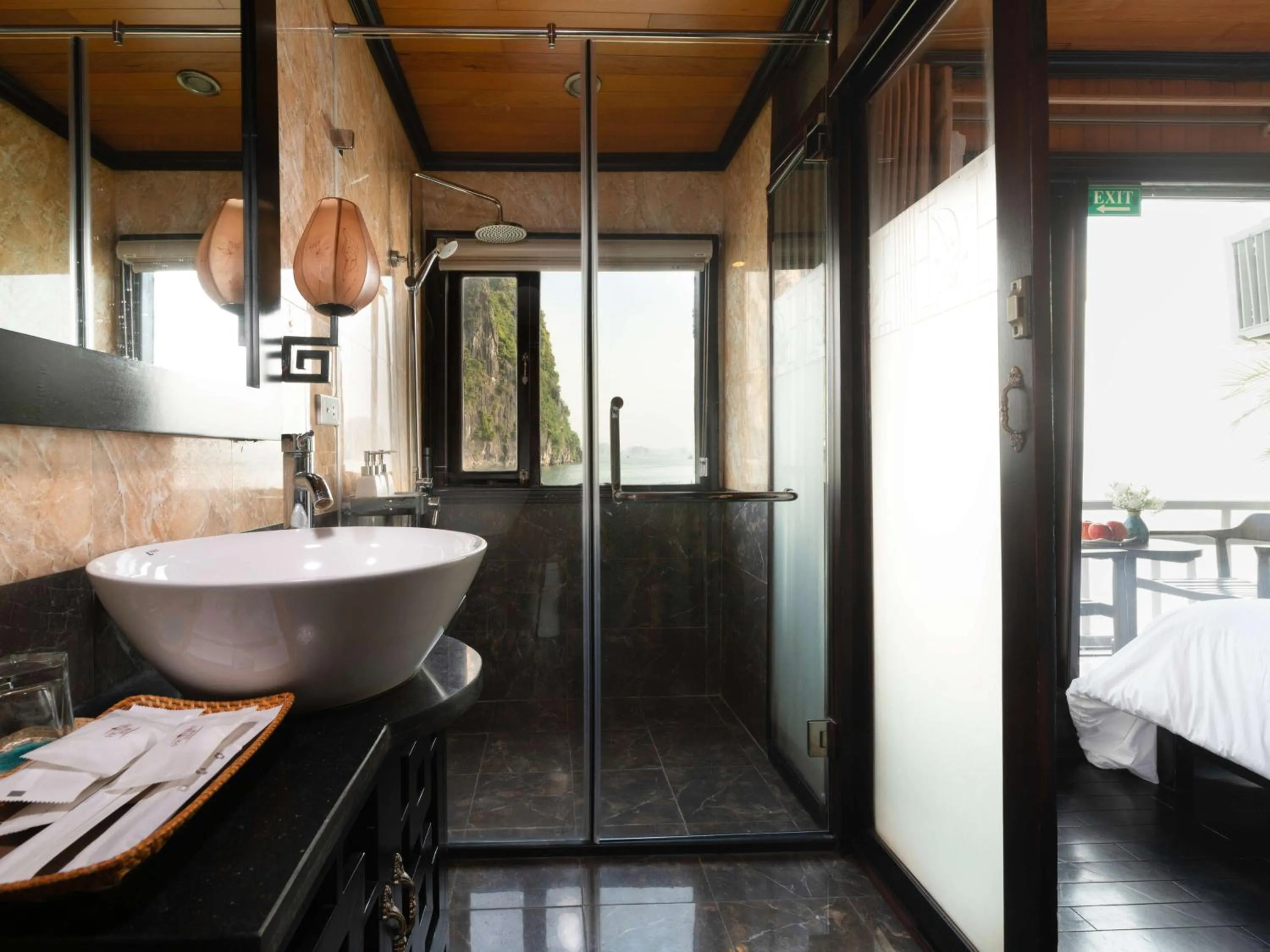 Bathroom, Bed in Arcady Boutique Cruise