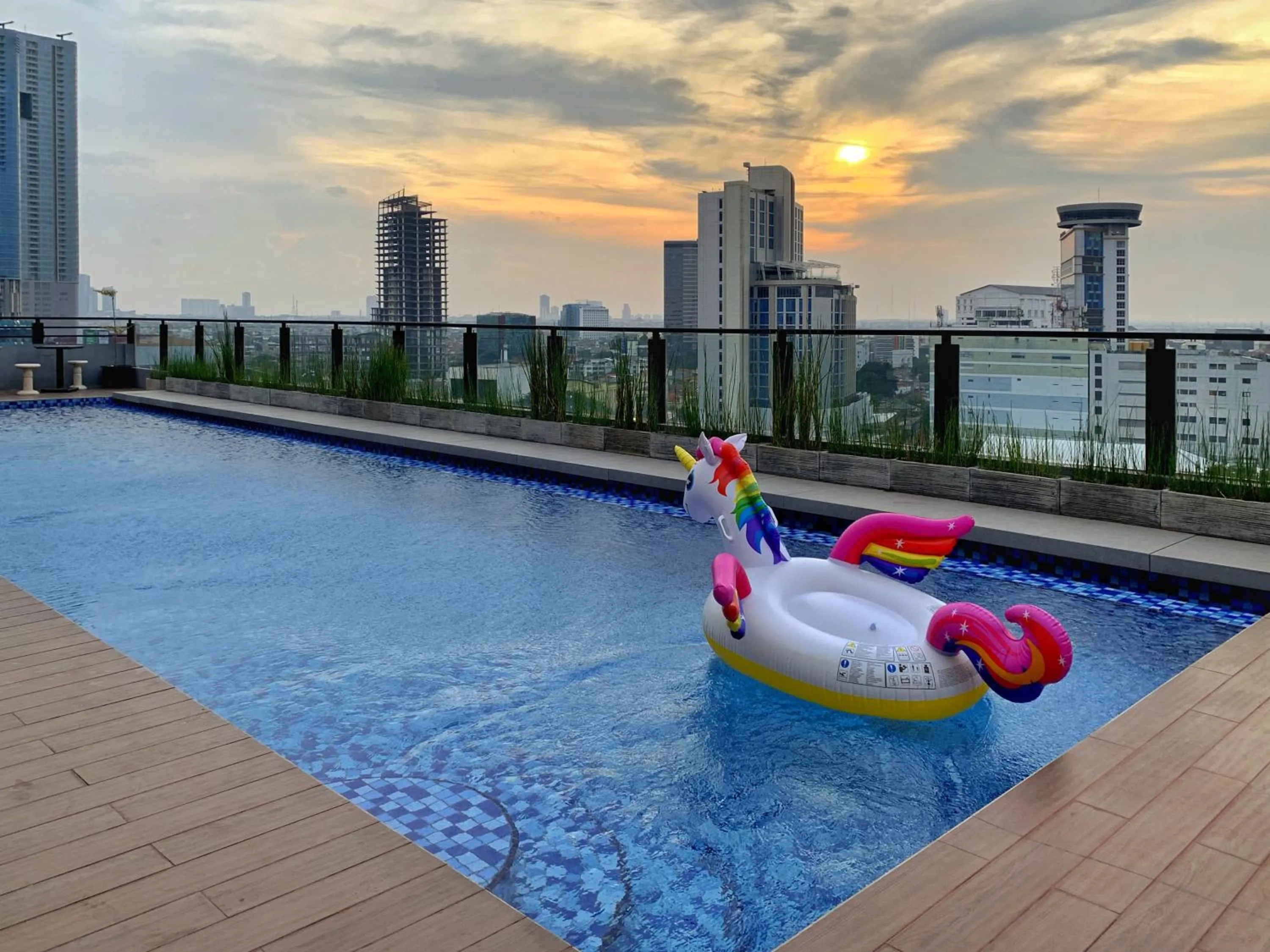 Swimming pool in Surabaya River View Hotel