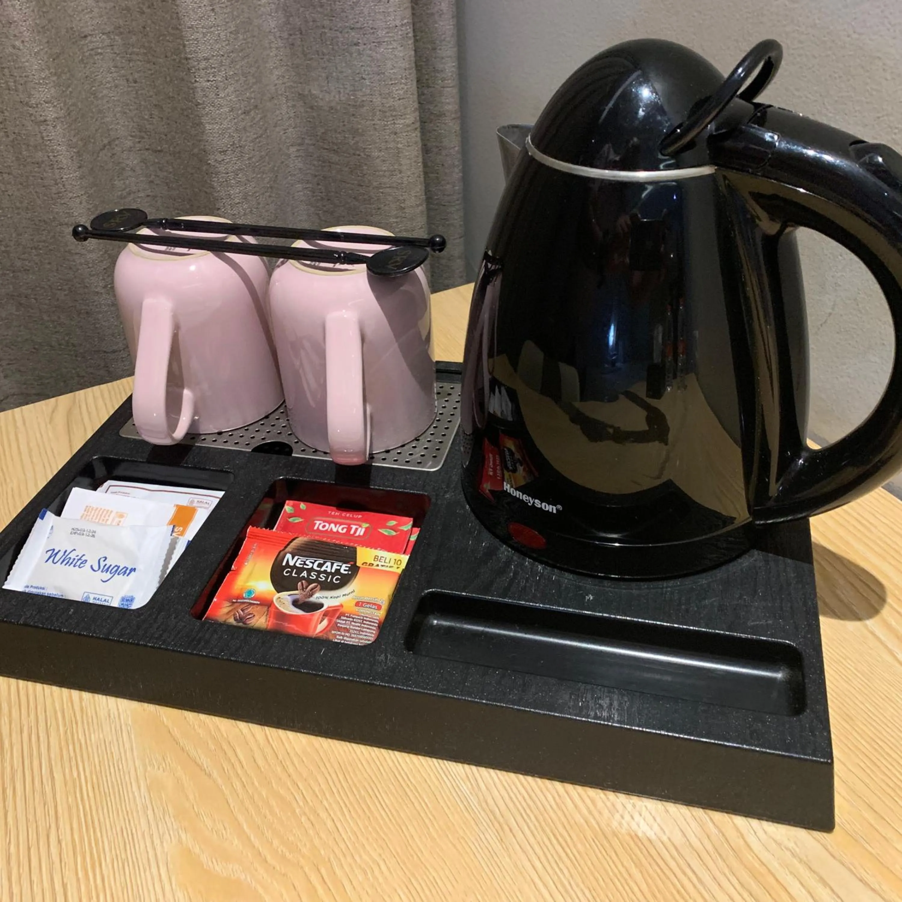 Coffee/tea facilities in Surabaya River View Hotel