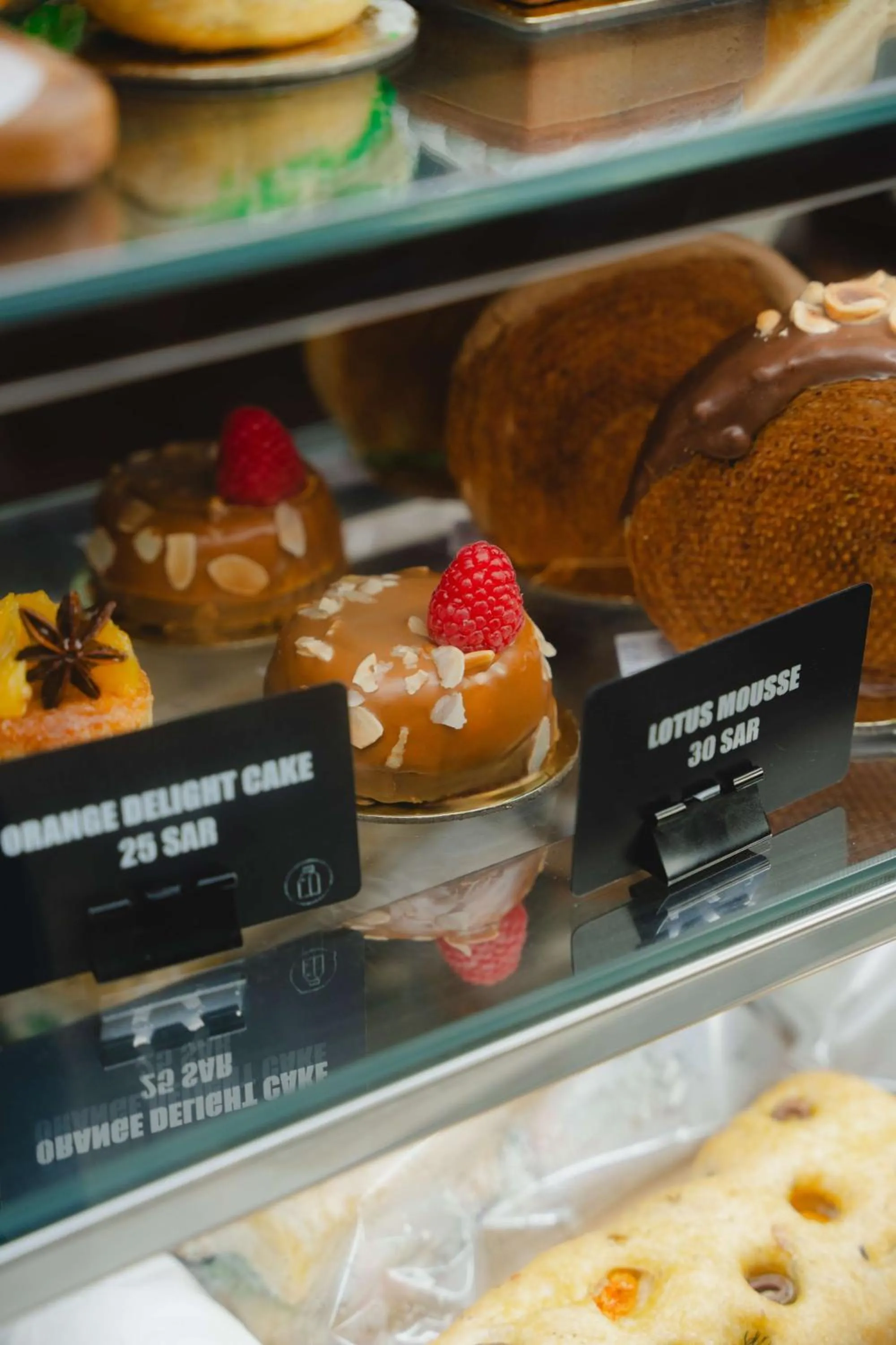 Lounge or bar in Radisson Blu Hotel Riyadh Convention and Exhibition Center