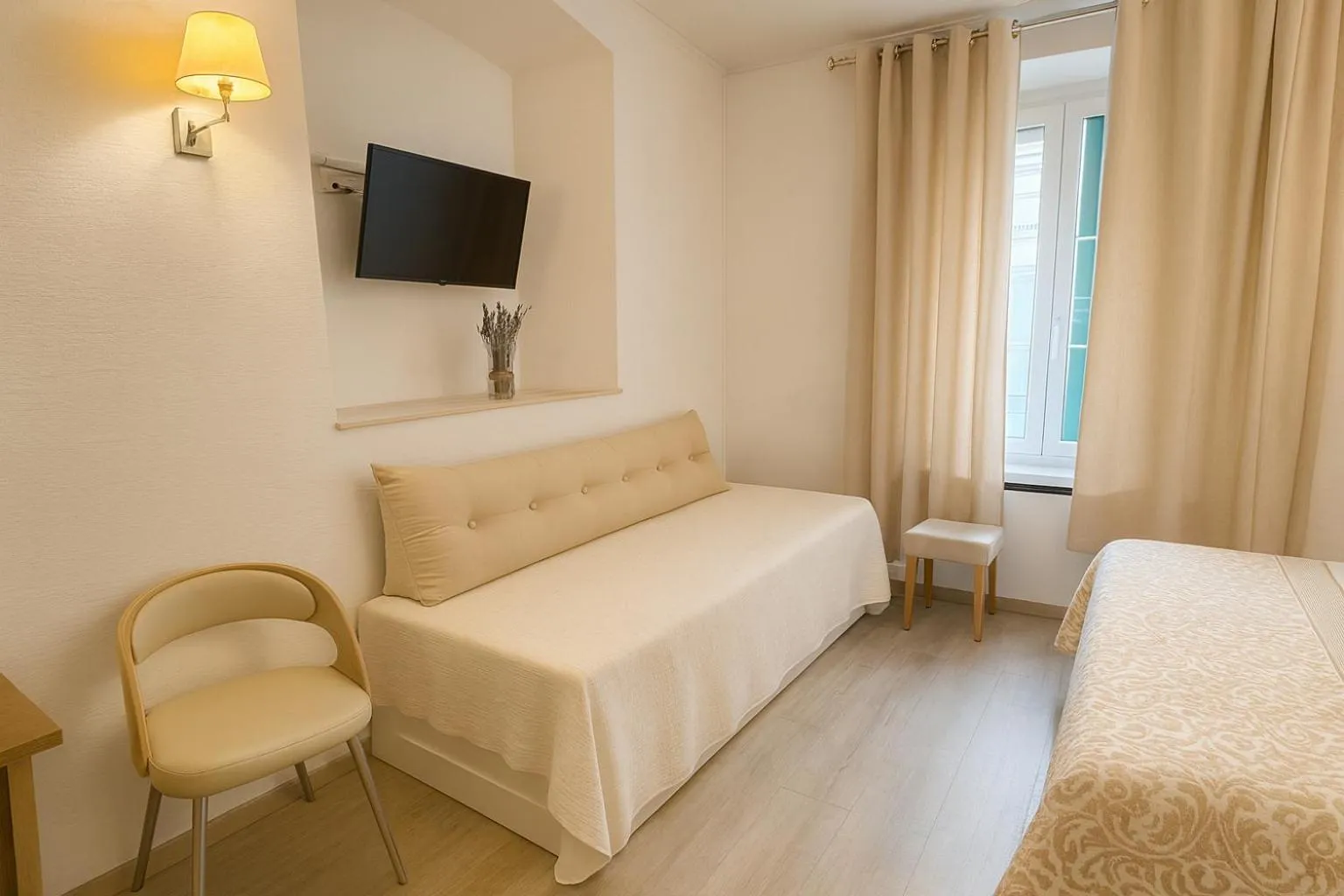 Bed in Hôtel du Nord