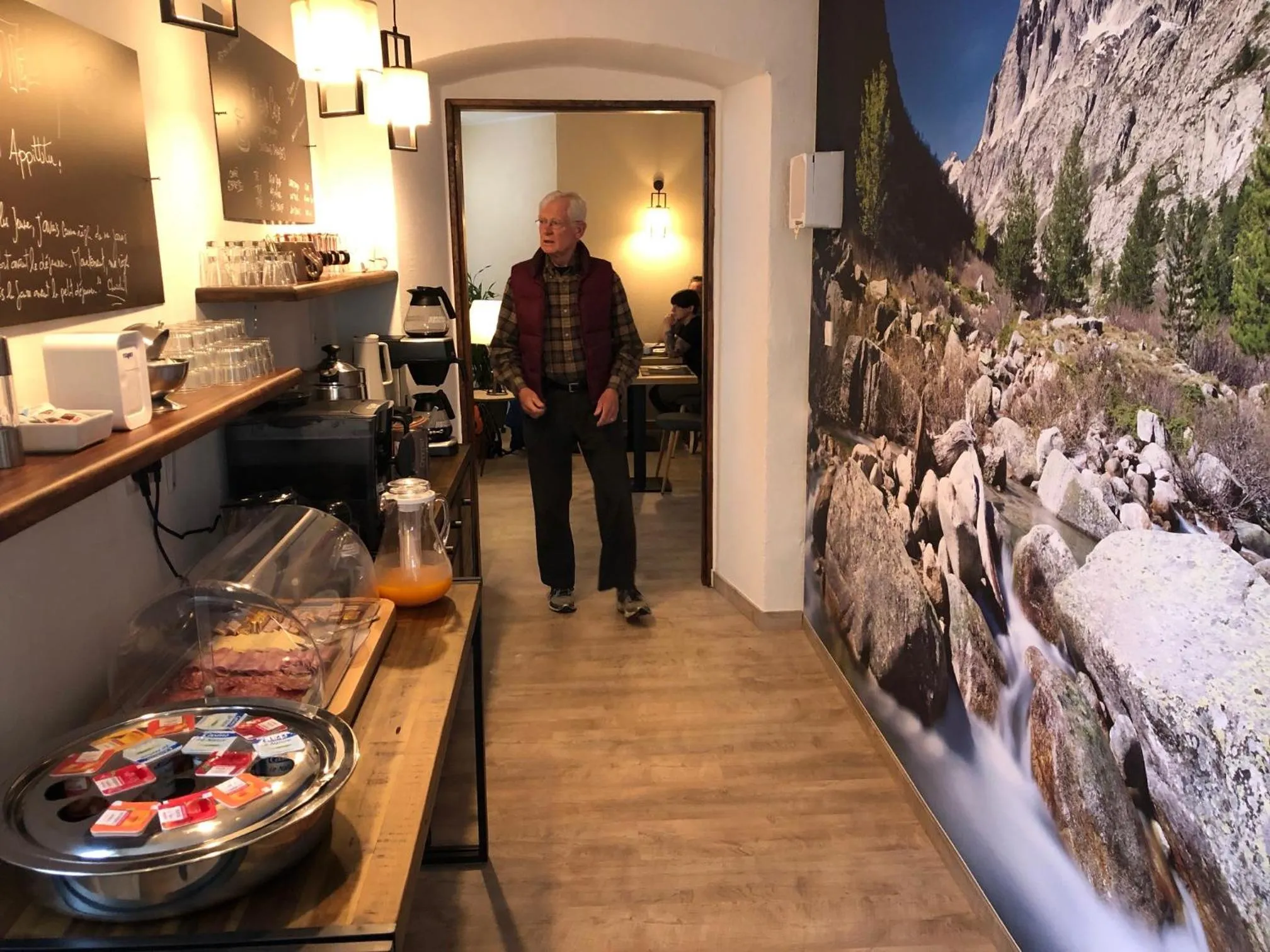 Buffet breakfast in Hôtel du Nord