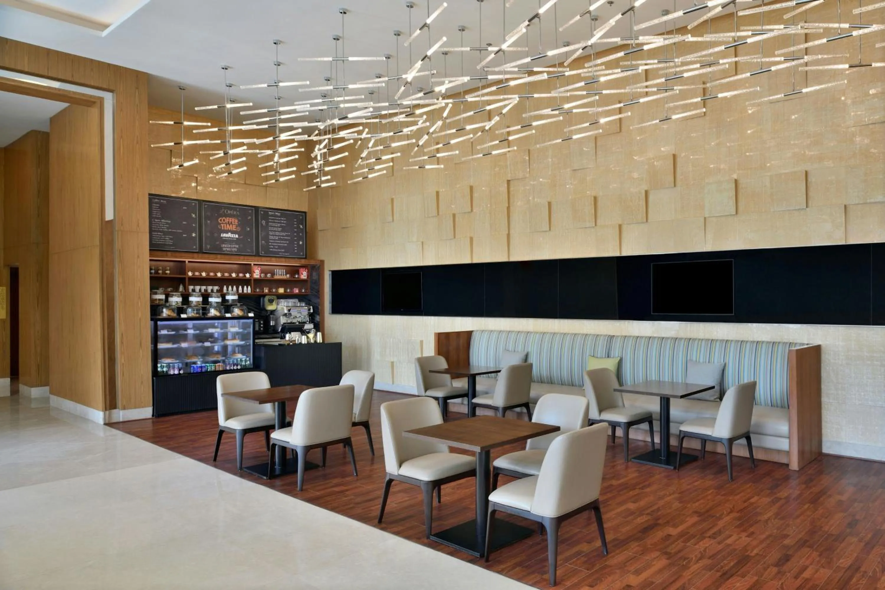 Restaurant/places to eat in Courtyard by Marriott Navi Mumbai