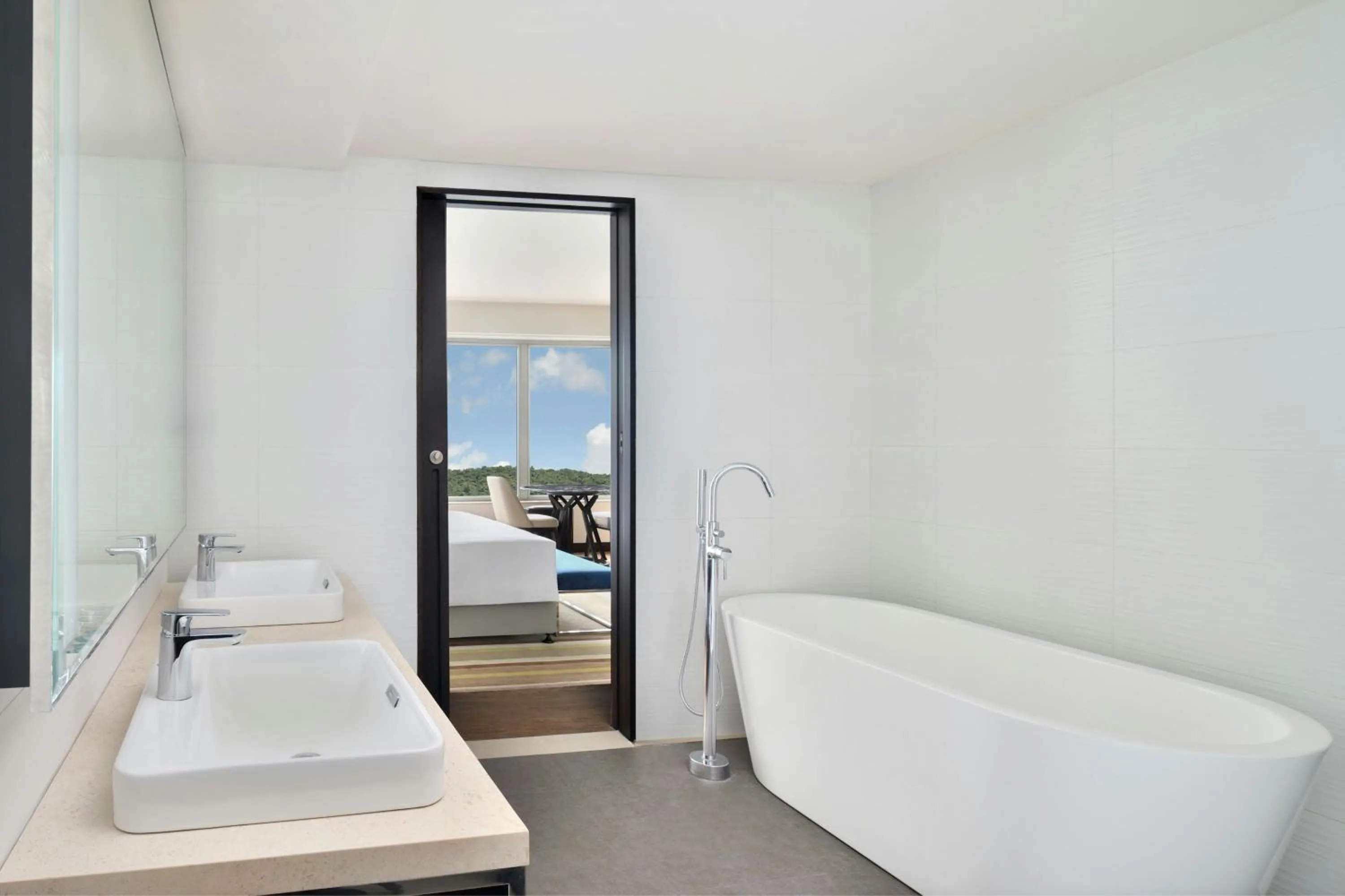 Bathroom, Bed in Courtyard by Marriott Navi Mumbai