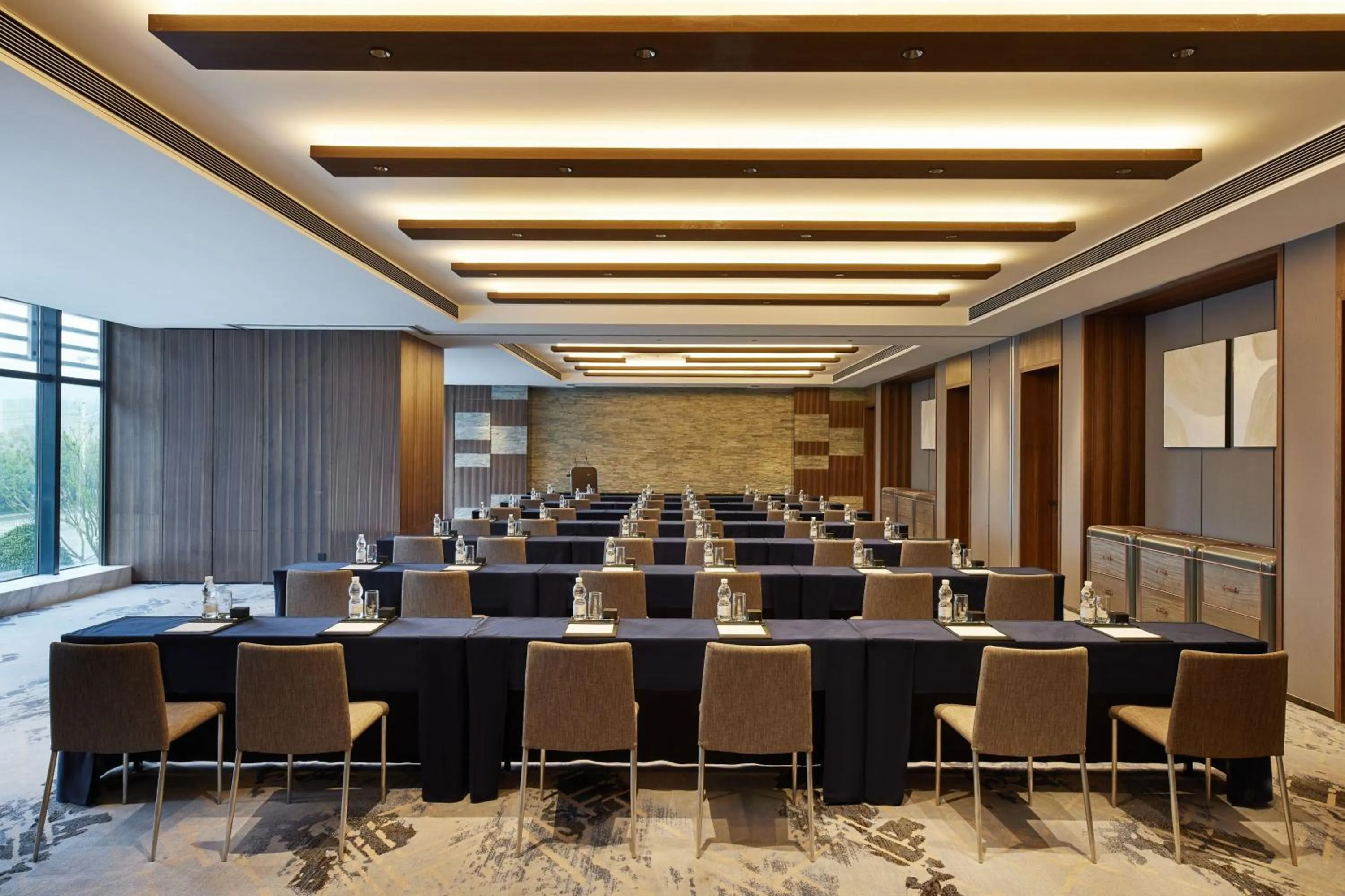 Meeting/conference room in Four Points by Sheraton Yiyang