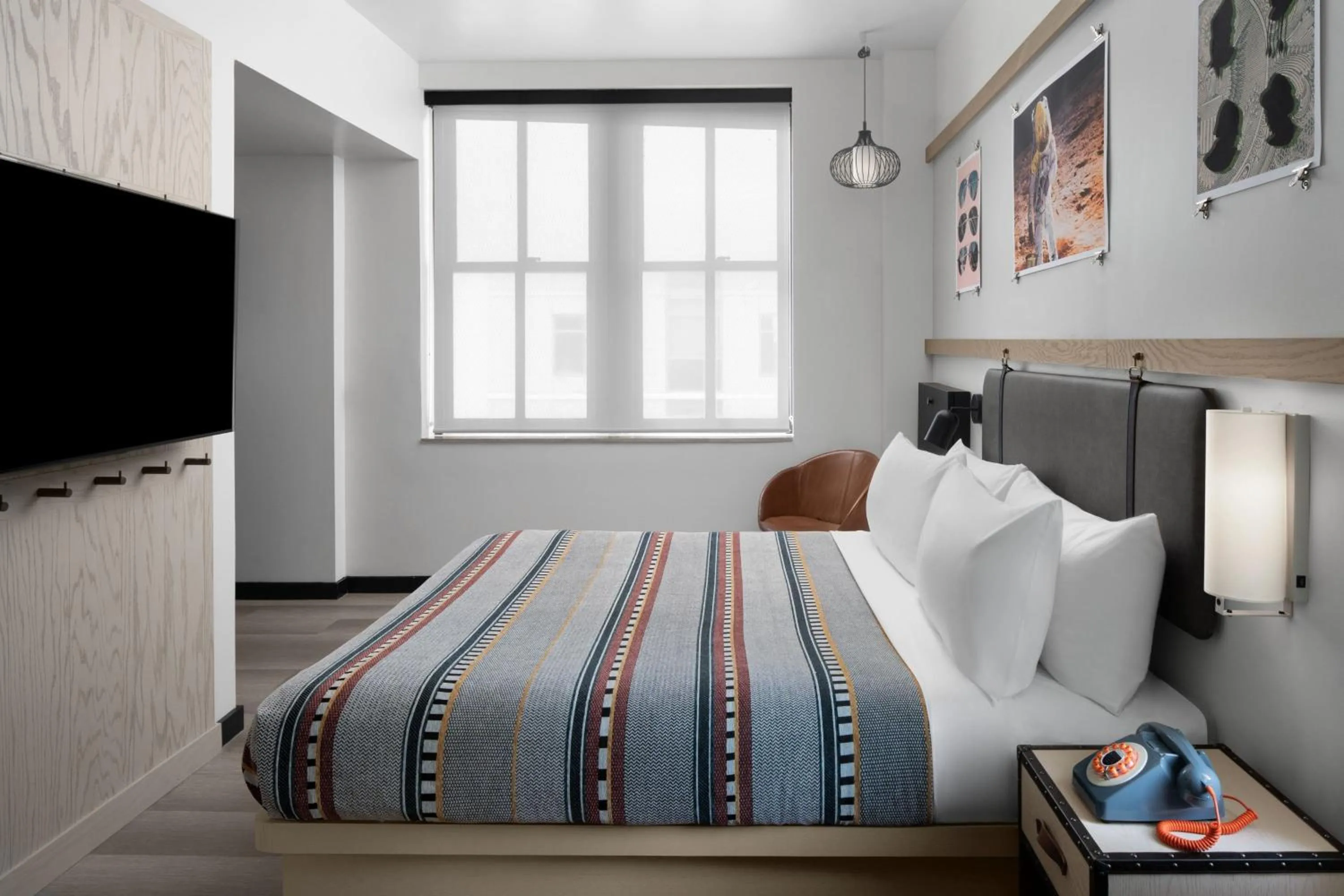 Photo of the whole room, Bed in Moxy Houston Downtown