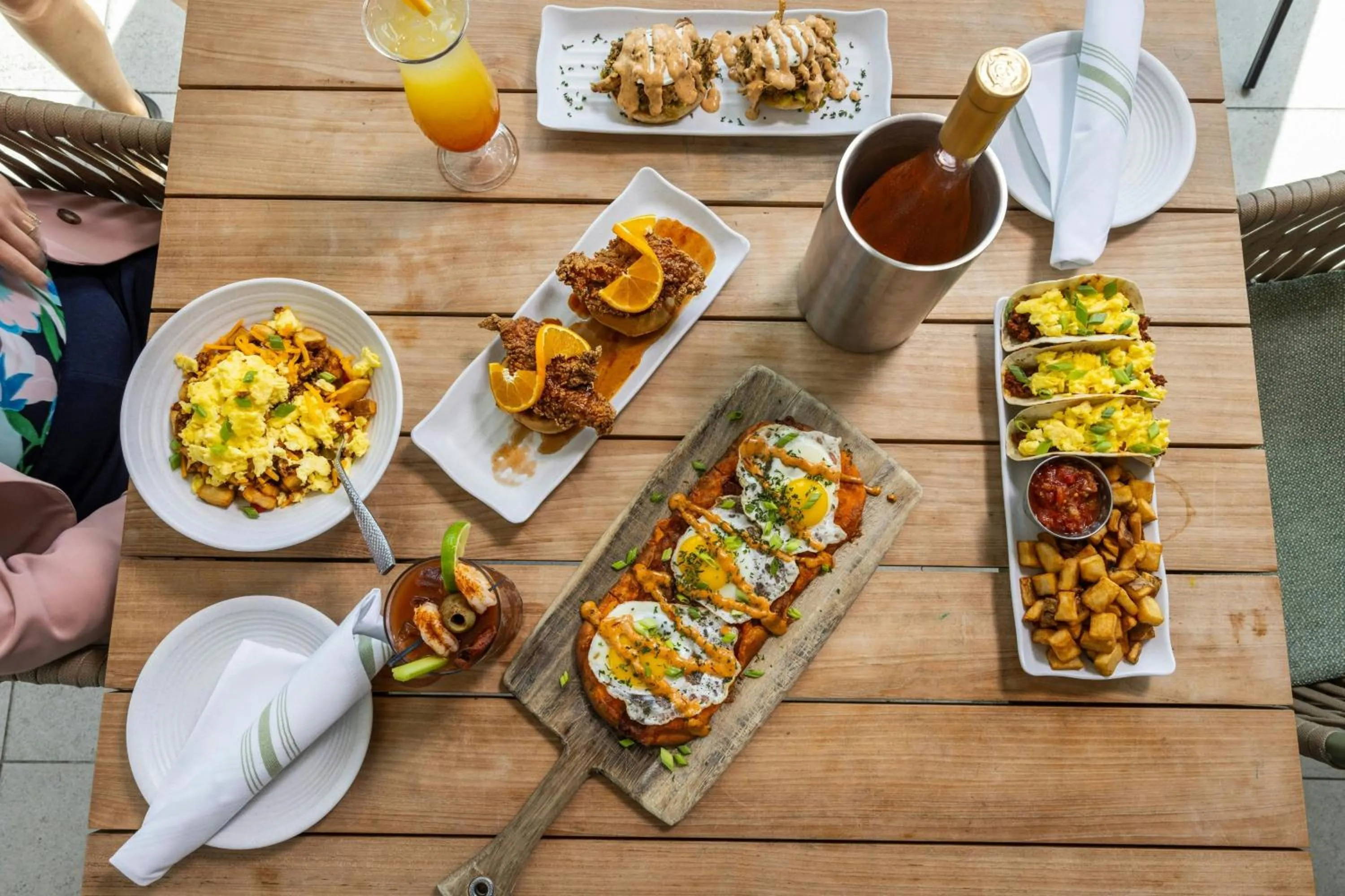 Lounge or bar in SpringHill Suites by Marriott Jacksonville Beach Oceanfront