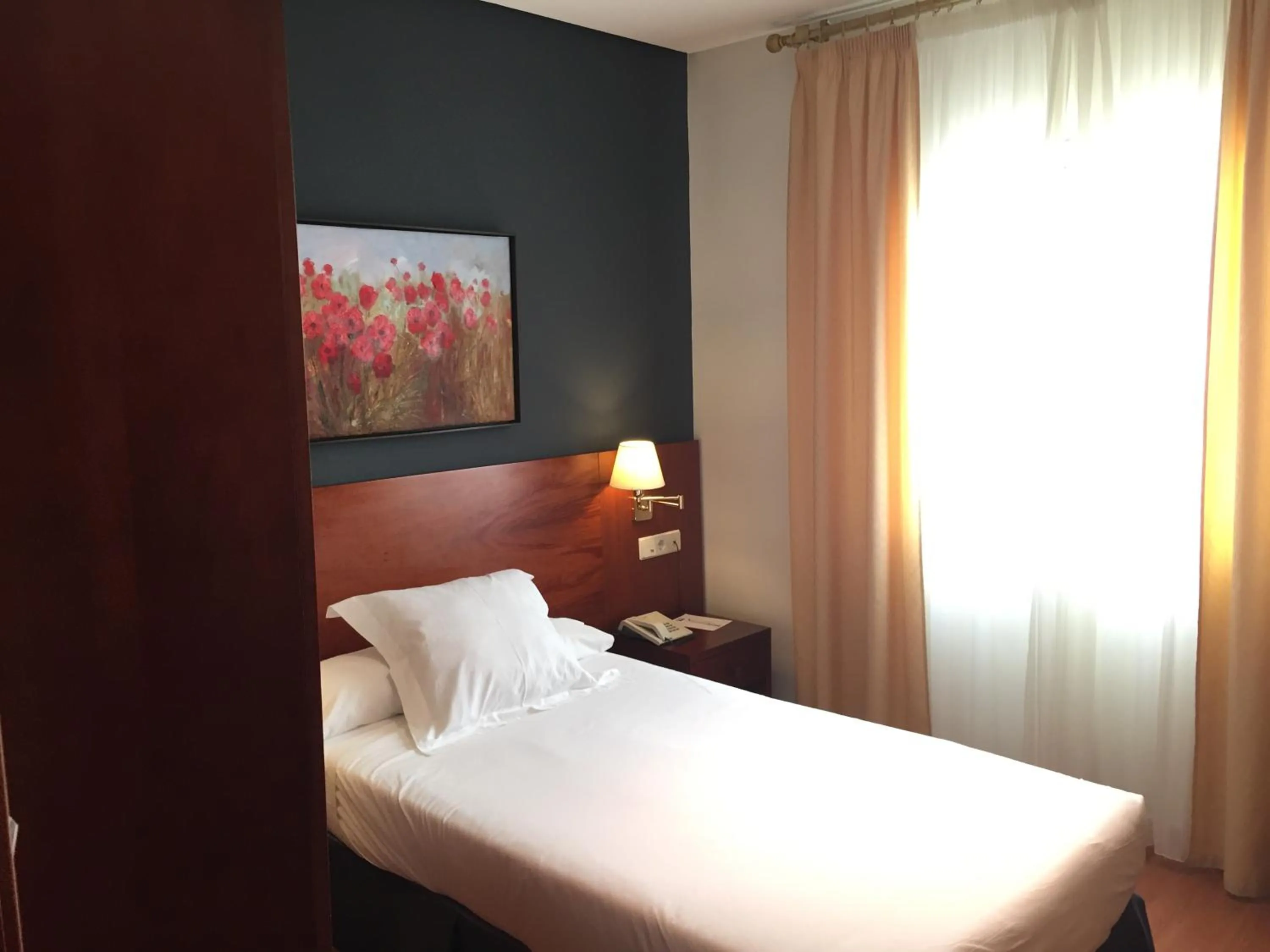 Photo of the whole room, Bed in TRH Ciudad de Baeza