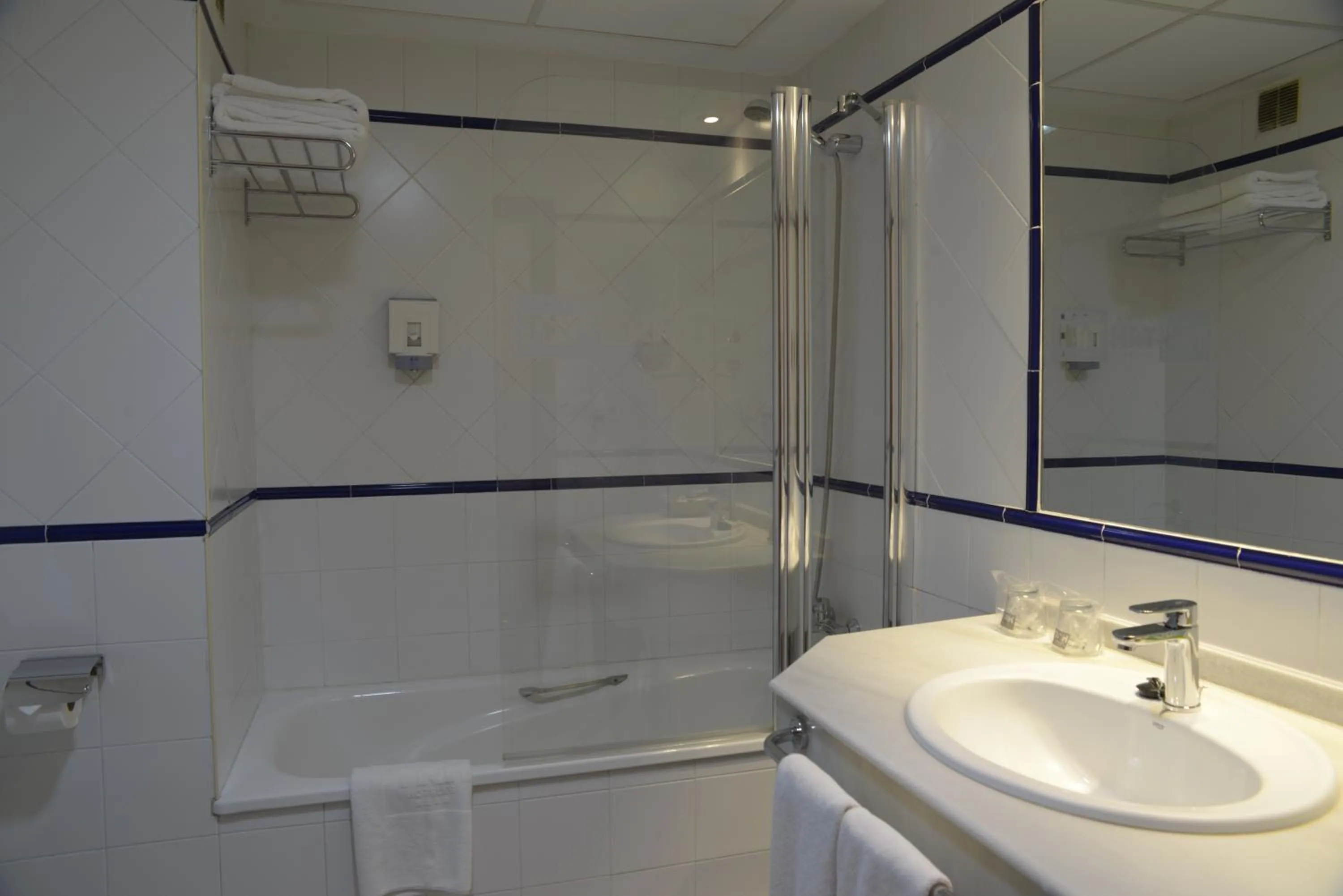 Bathroom in TRH Ciudad de Baeza