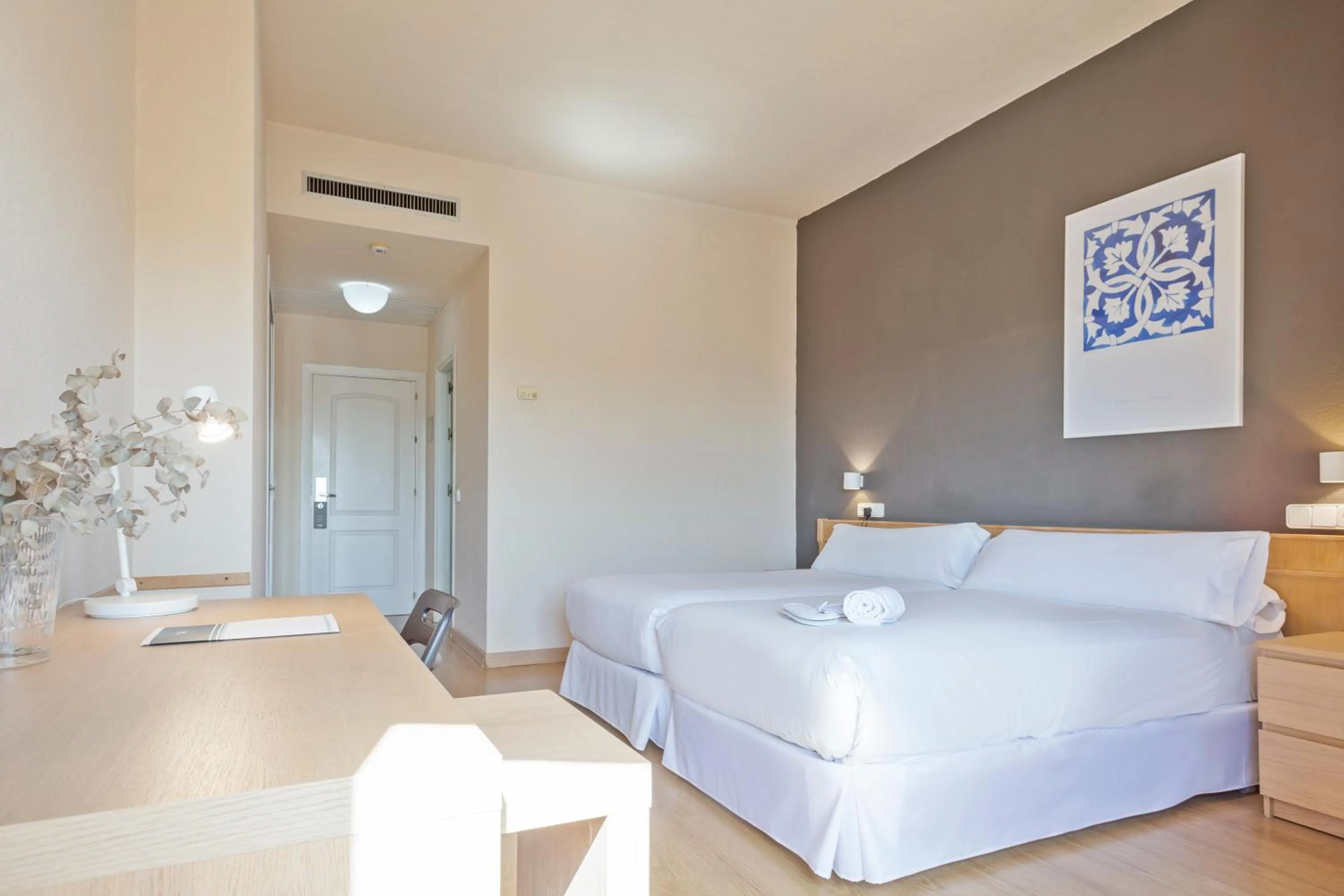 Bed in Hotel TRH La Motilla