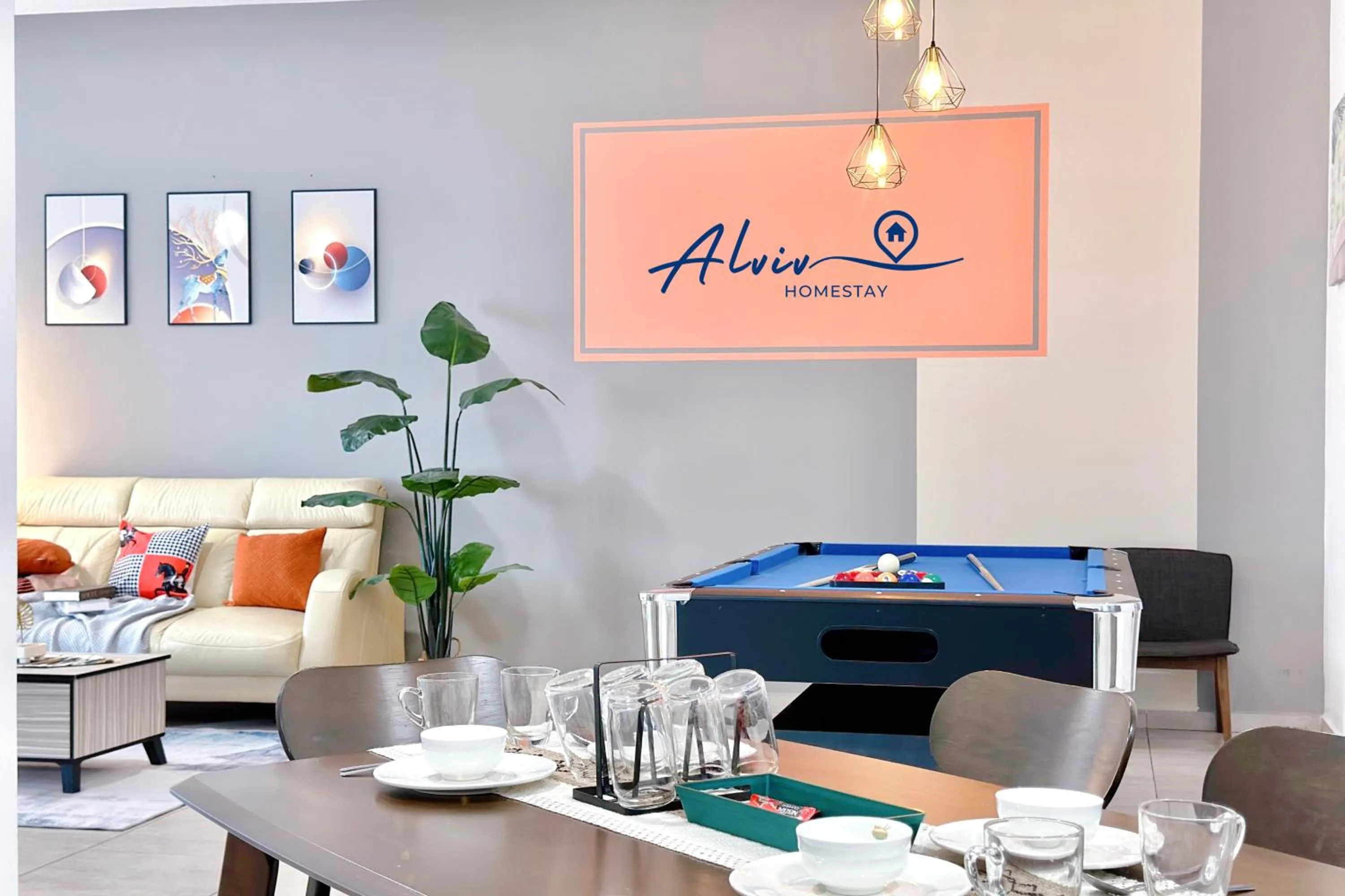 Dining area in Atlantis Melaka I 5-10pax I 5min JonkerSt BY Alviv Management