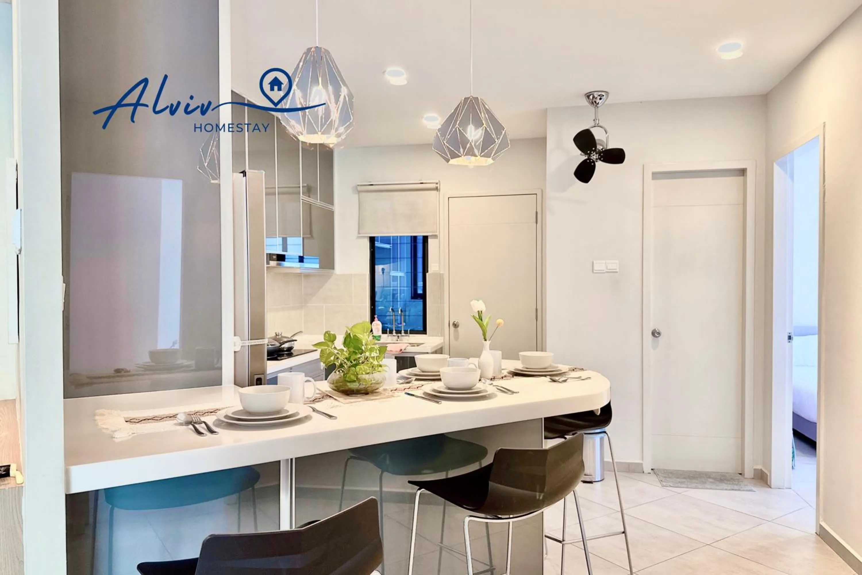 Dining area in Atlantis Melaka I 5-10pax I 5min JonkerSt BY Alviv Management