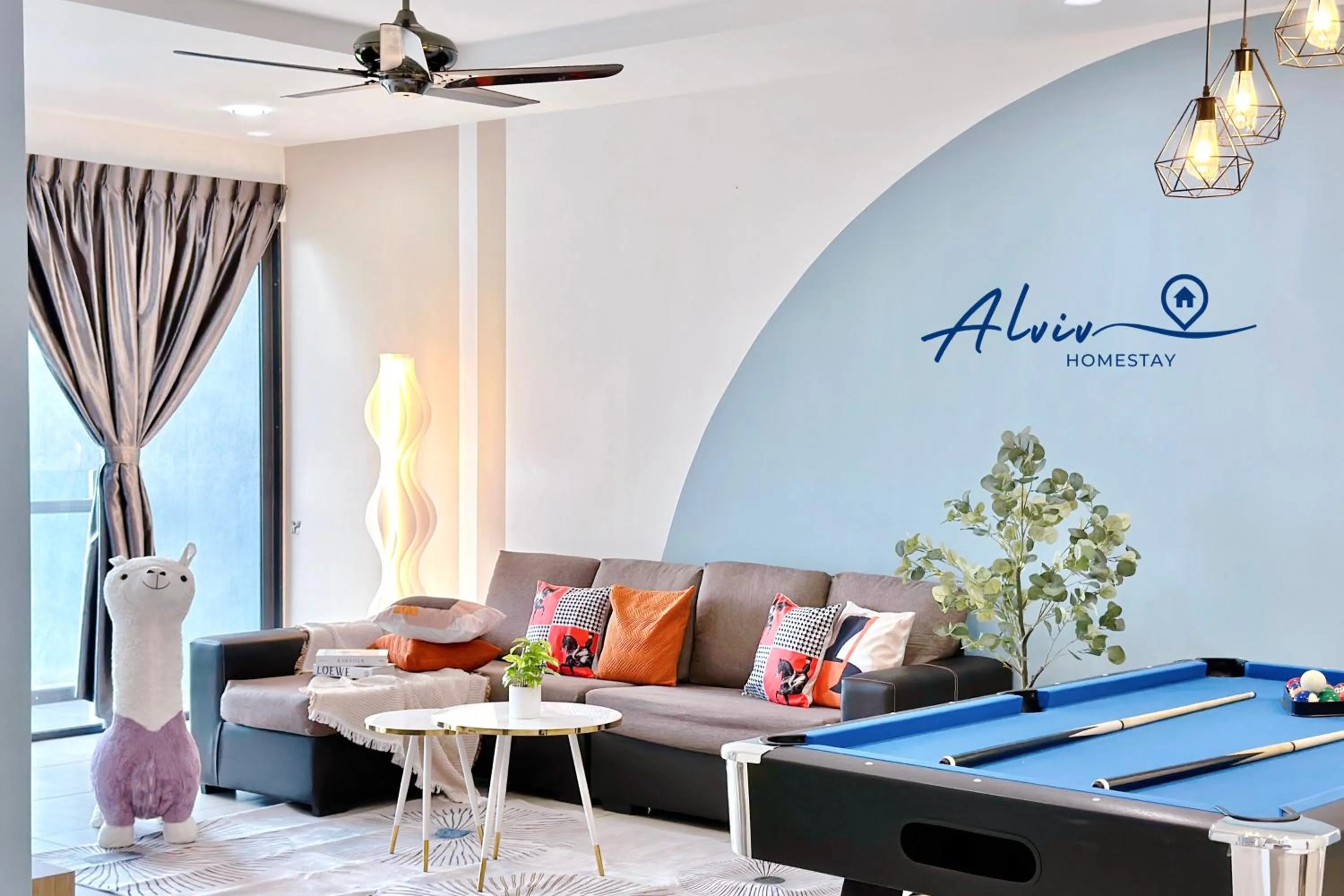 Living room in Atlantis Melaka I 5-10pax I 5min JonkerSt BY Alviv Management
