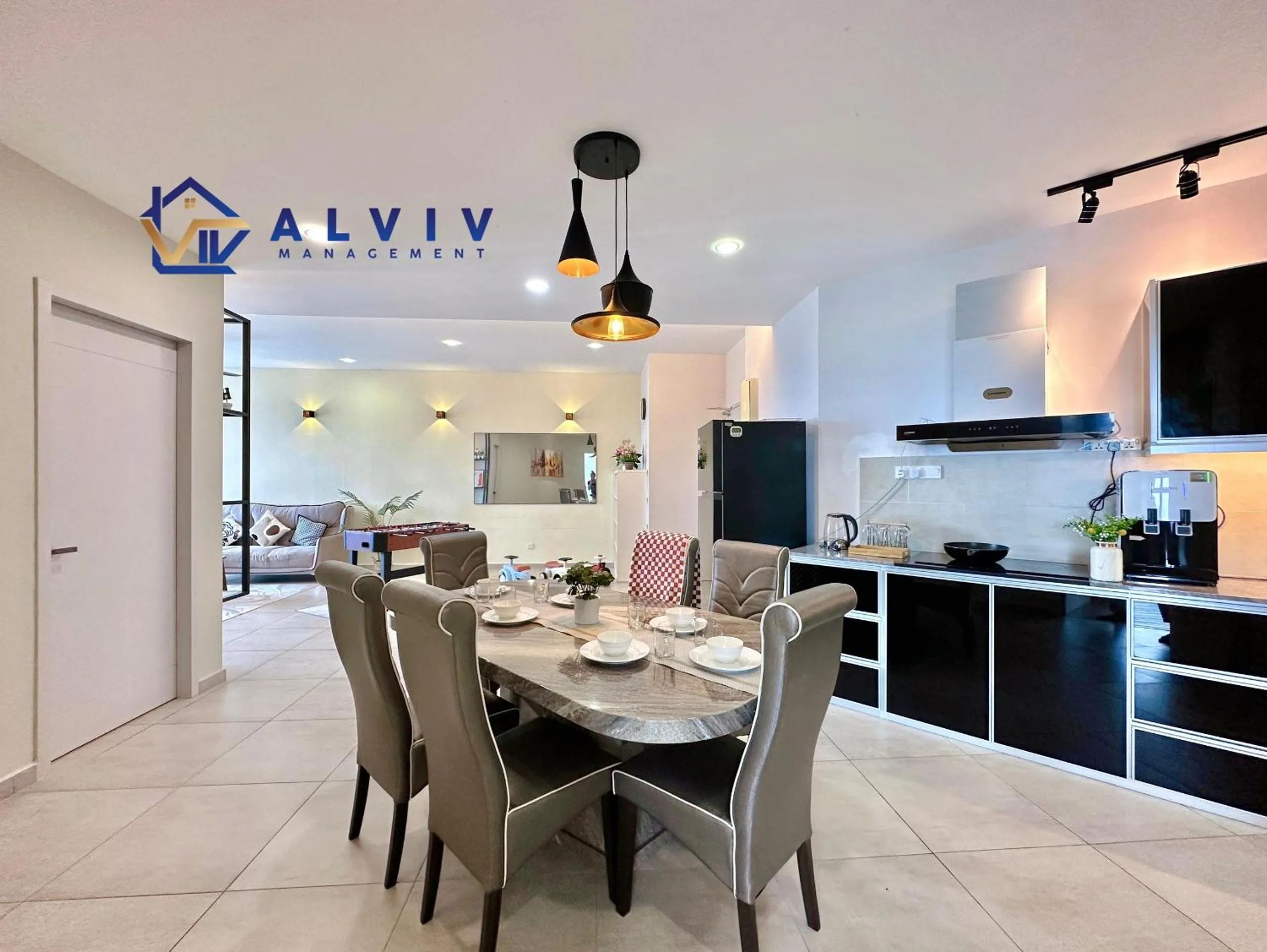 Dining area in Atlantis Melaka I 5-10pax I 5min JonkerSt BY Alviv Management