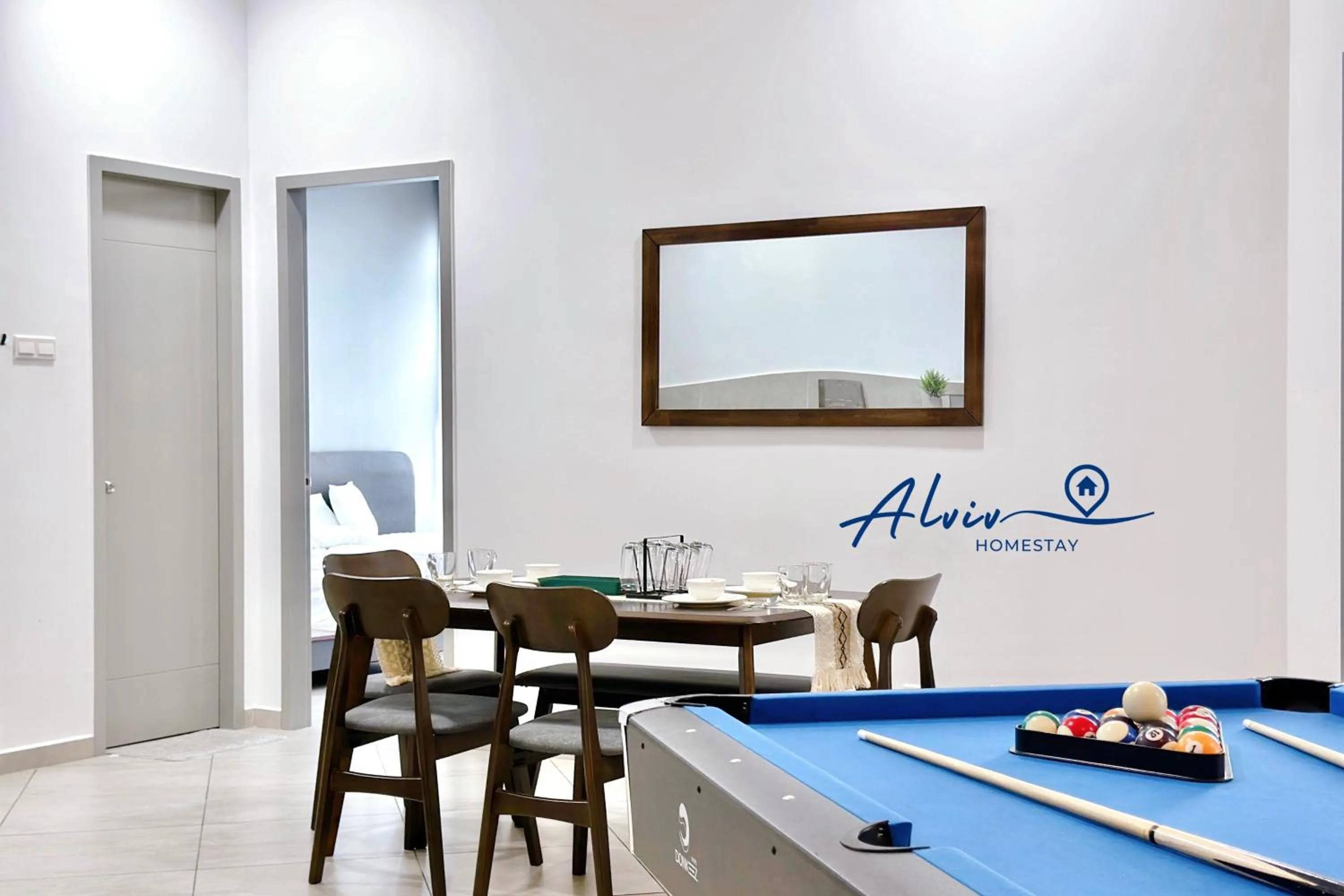 Dining area in Atlantis Melaka I 5-10pax I 5min JonkerSt BY Alviv Management