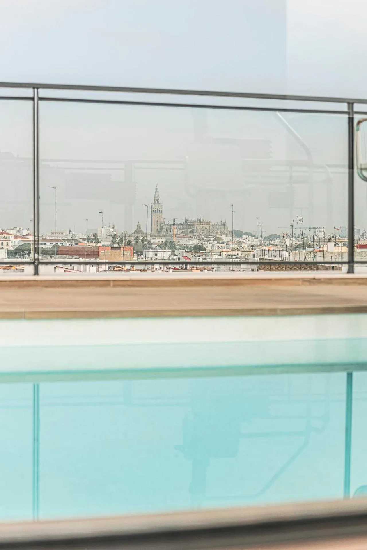 City view in Uxama Sevilla Luxury Penthouse en Triana - Terraza y parking privados - piscina