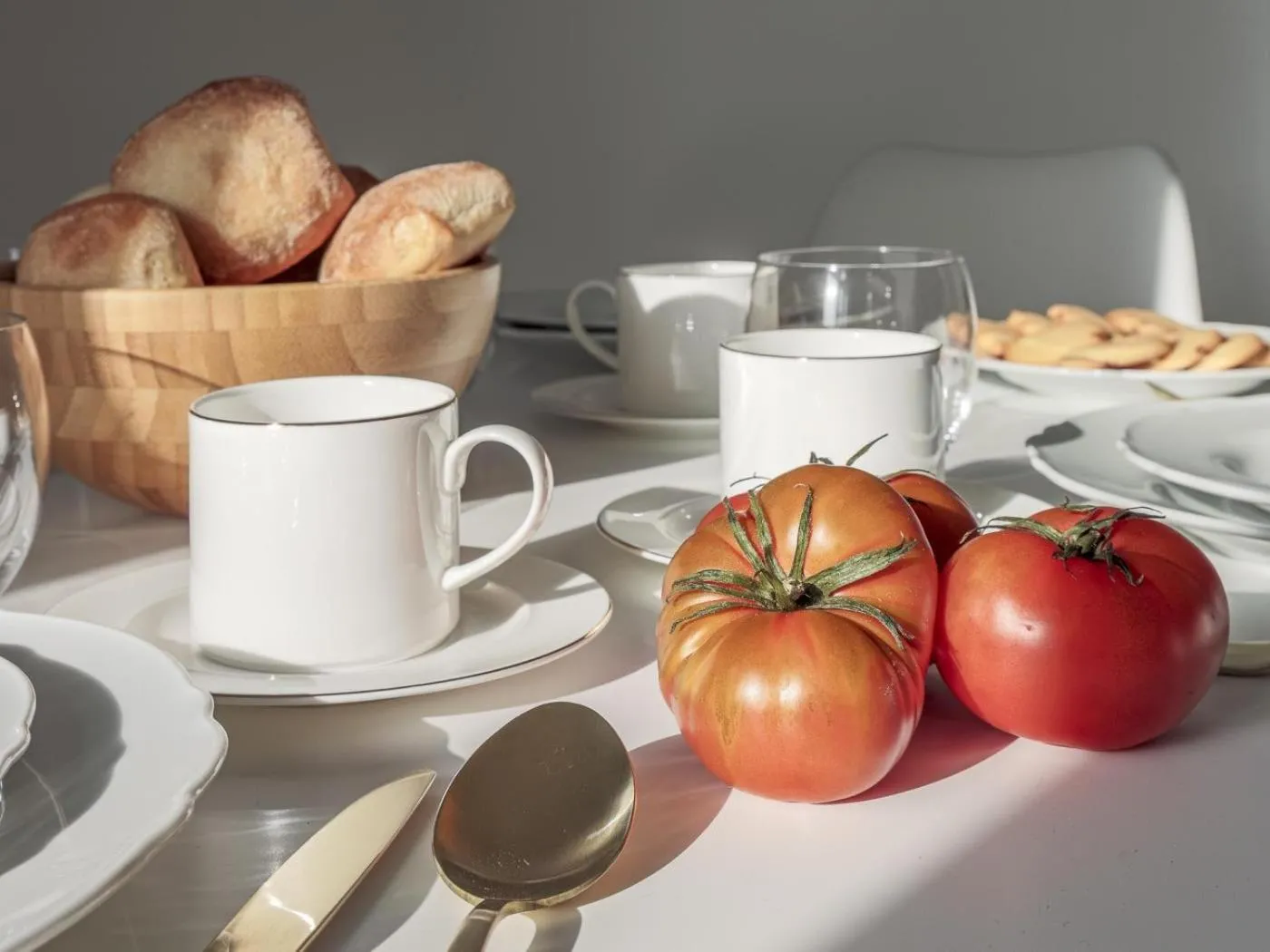 Food and drinks in Uxama Sevilla Luxury Penthouse en Triana - Terraza y parking privados - piscina