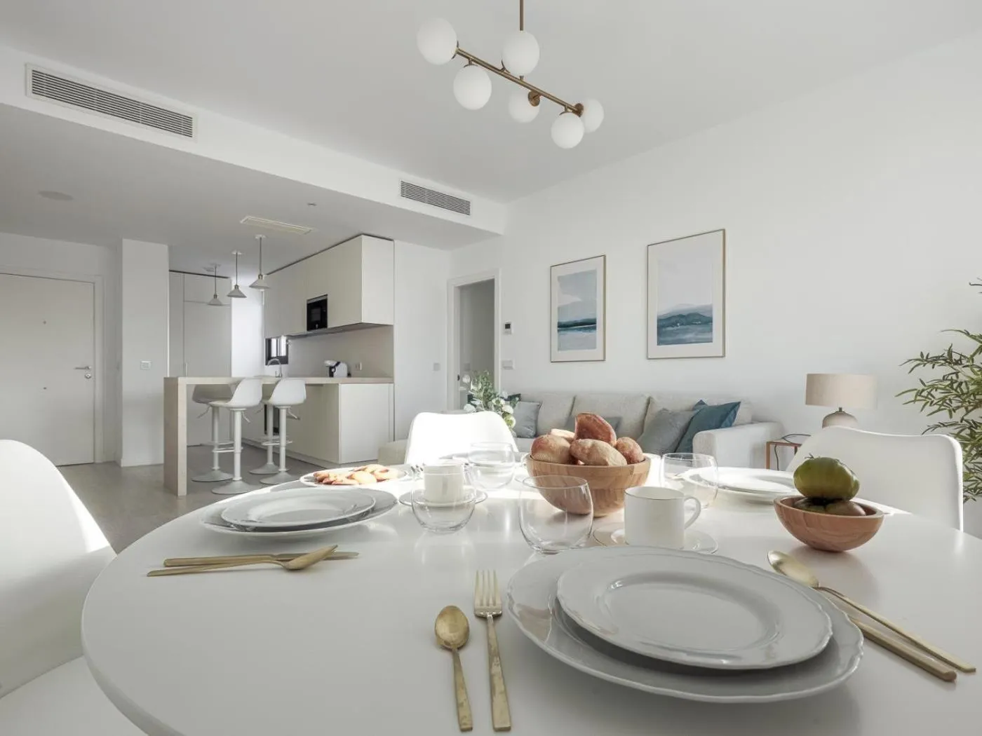 Kitchen or kitchenette in Uxama Sevilla Luxury Penthouse en Triana - Terraza y parking privados - piscina