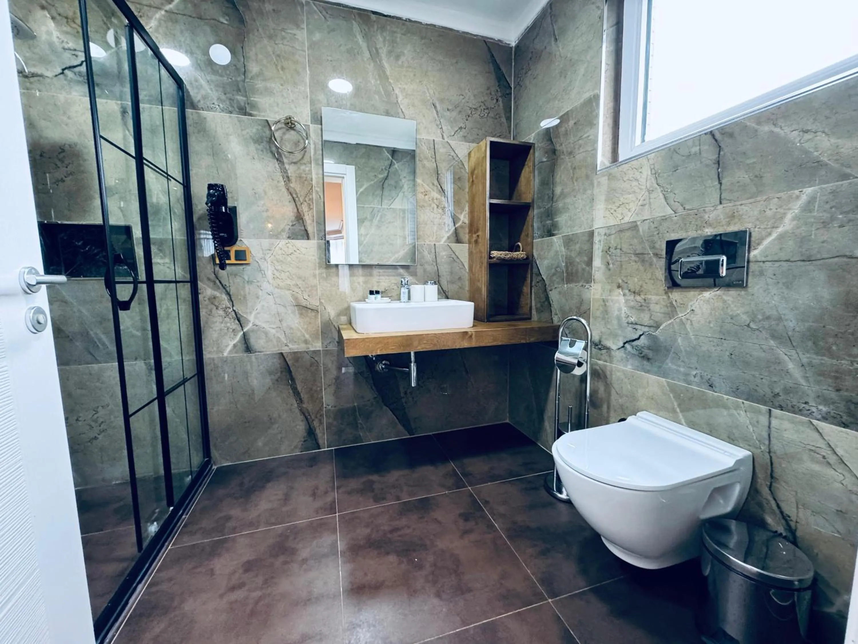 Shower in Istanbul Airport Treekos Suite Hotel