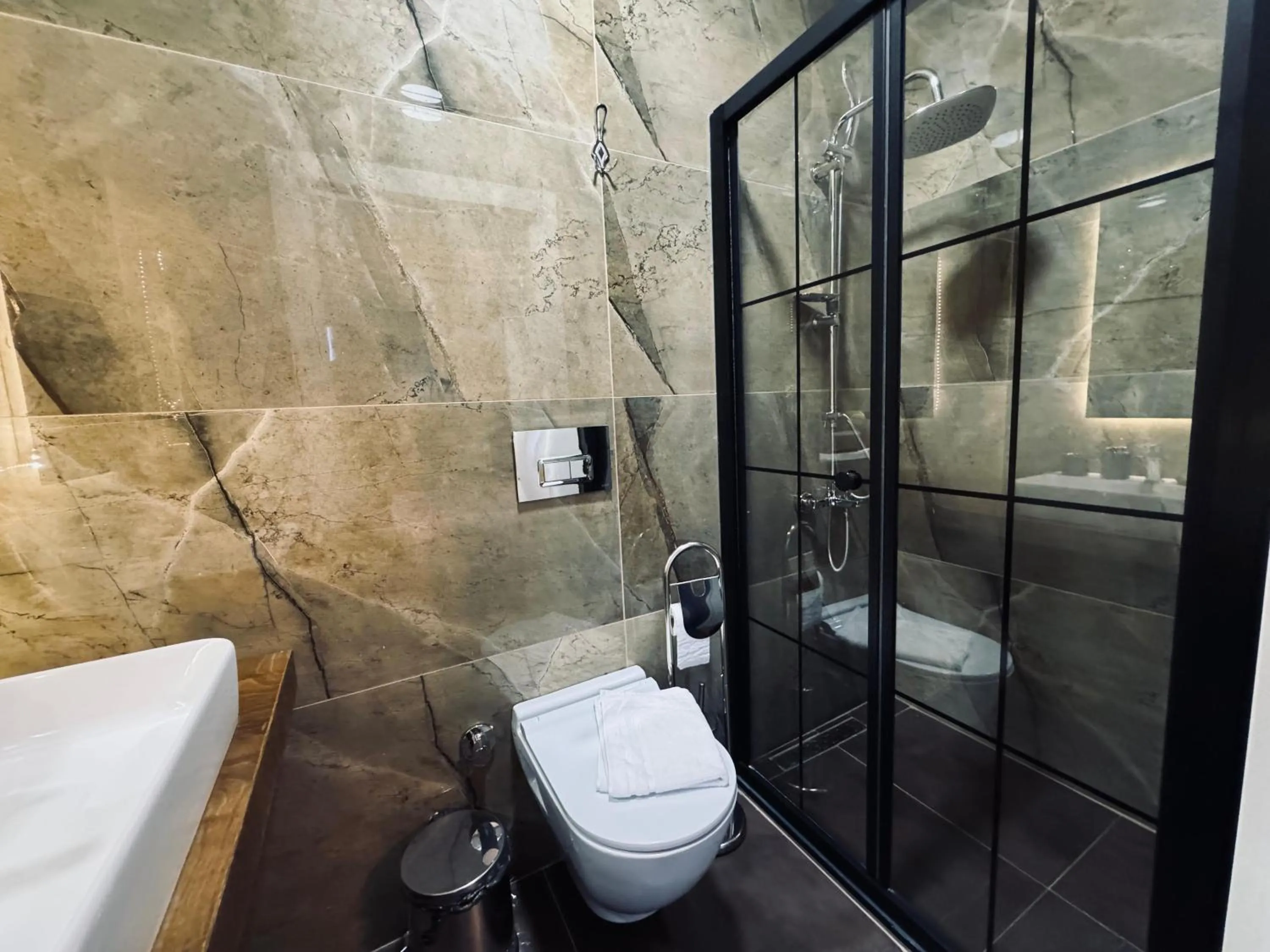 Shower in Istanbul Airport Treekos Suite Hotel