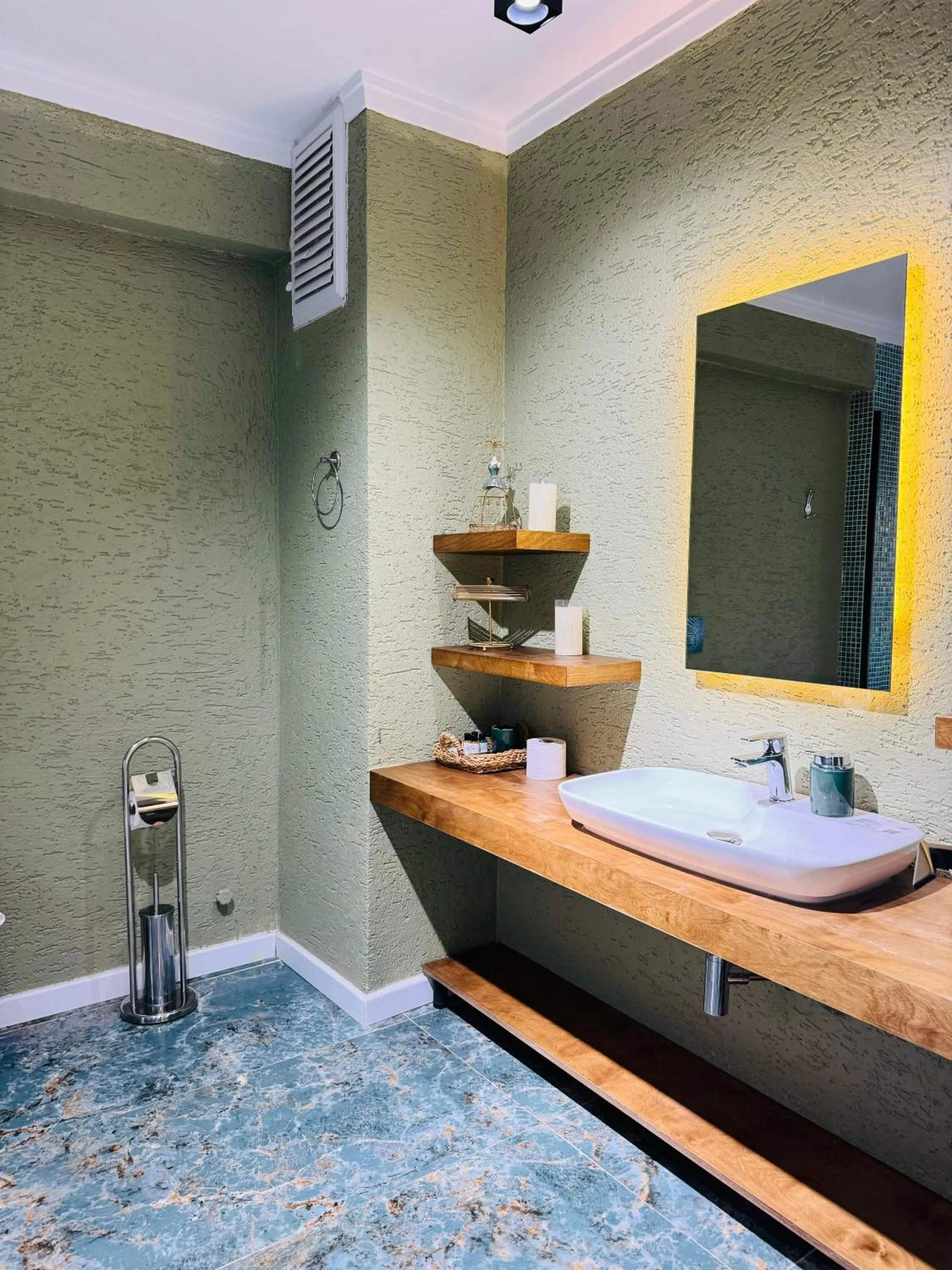 Bathroom, Bed in Istanbul Airport Treekos Suite Hotel