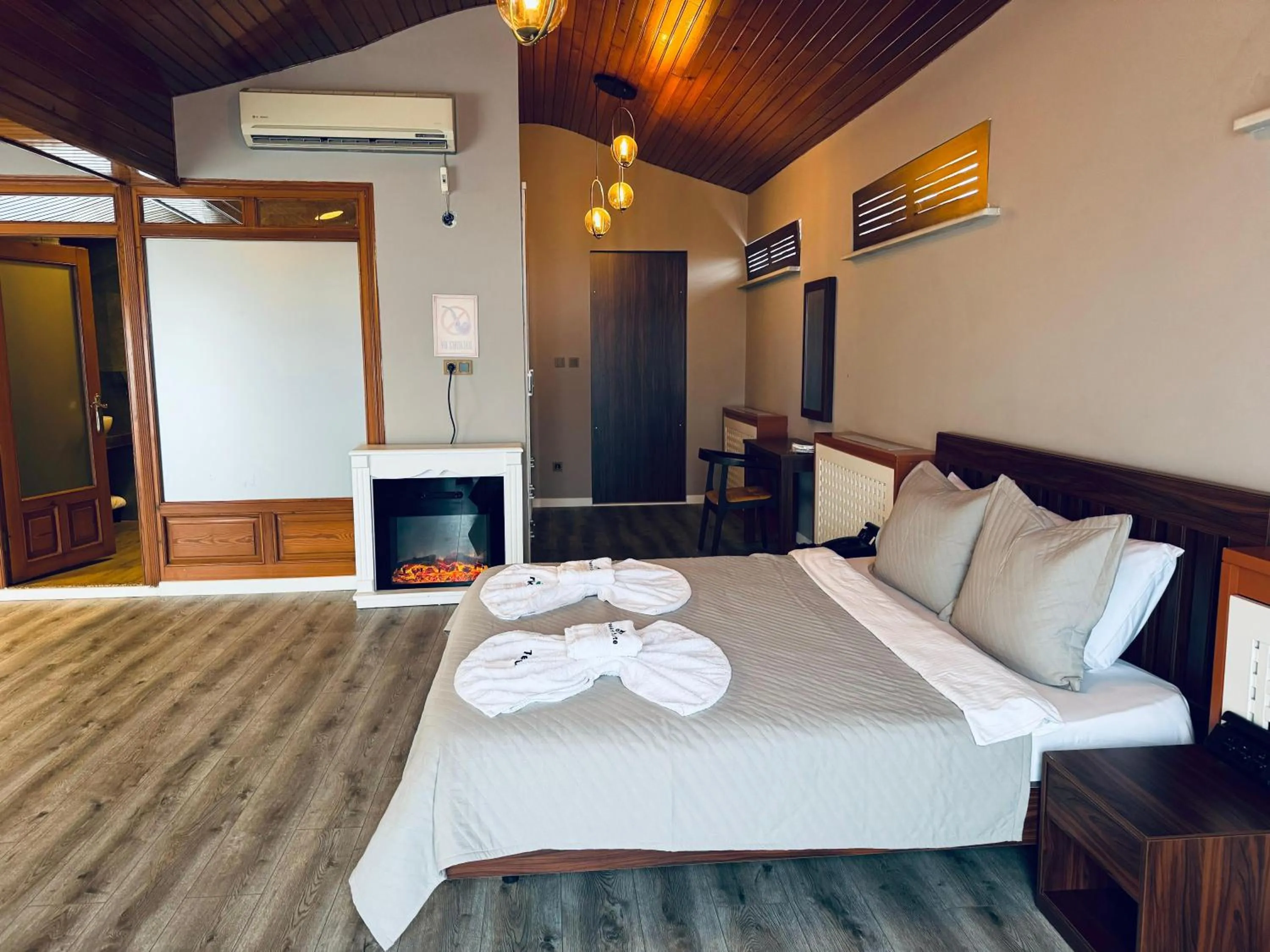 Bed in Istanbul Airport Treekos Suite Hotel