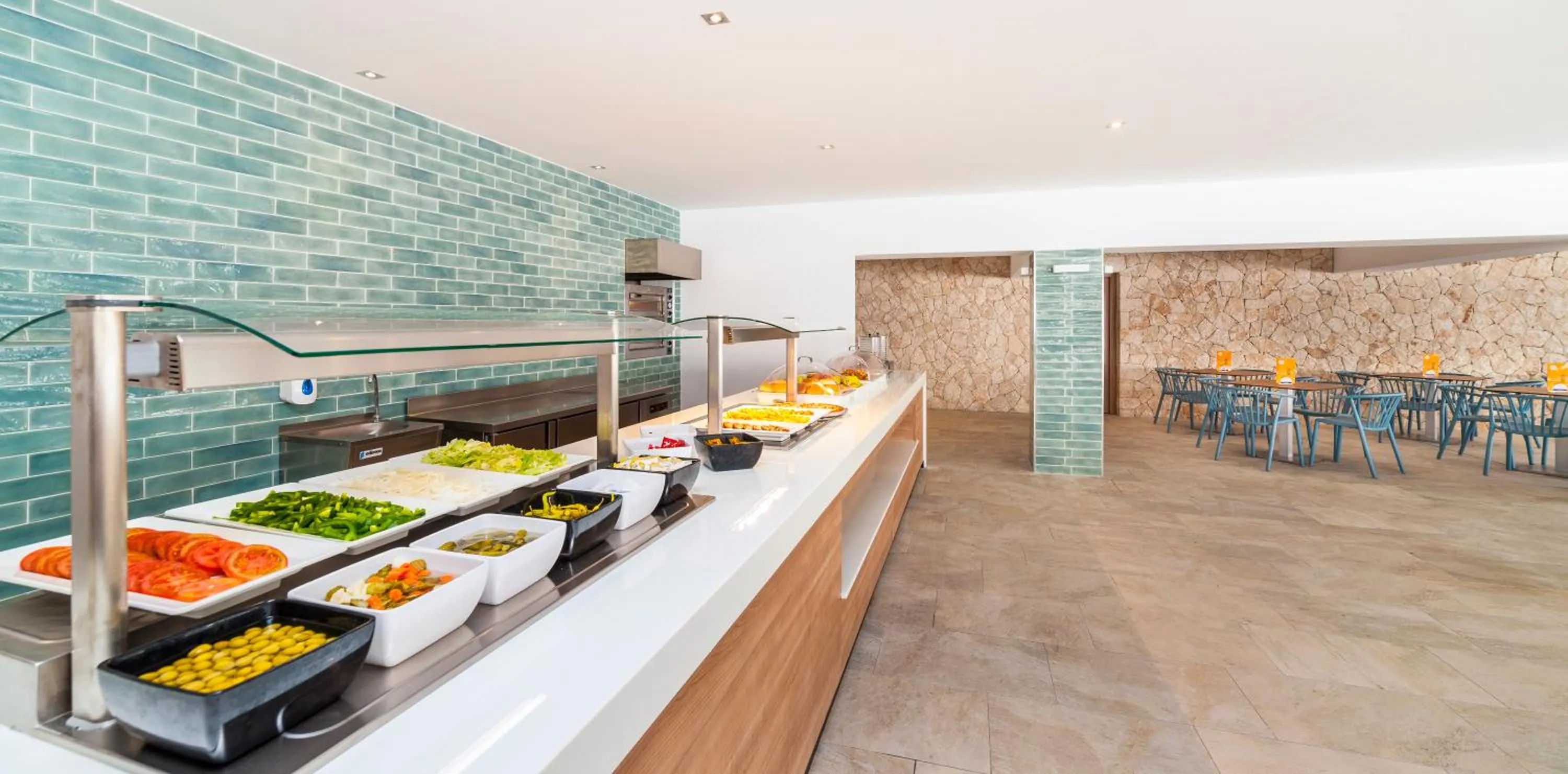 Restaurant/places to eat in Globales Condes de Alcudia