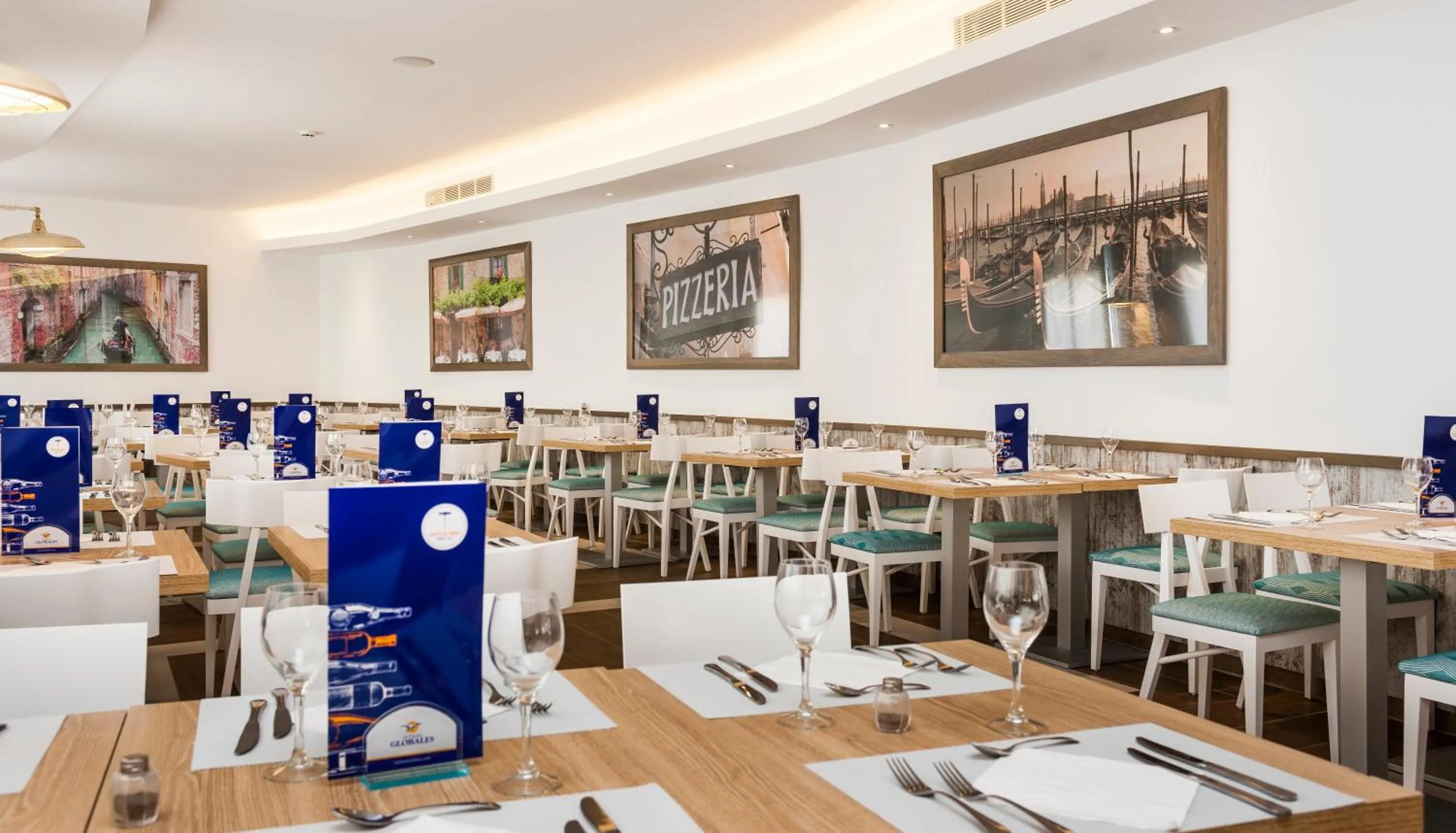 Restaurant/places to eat in Globales Bouganvilla