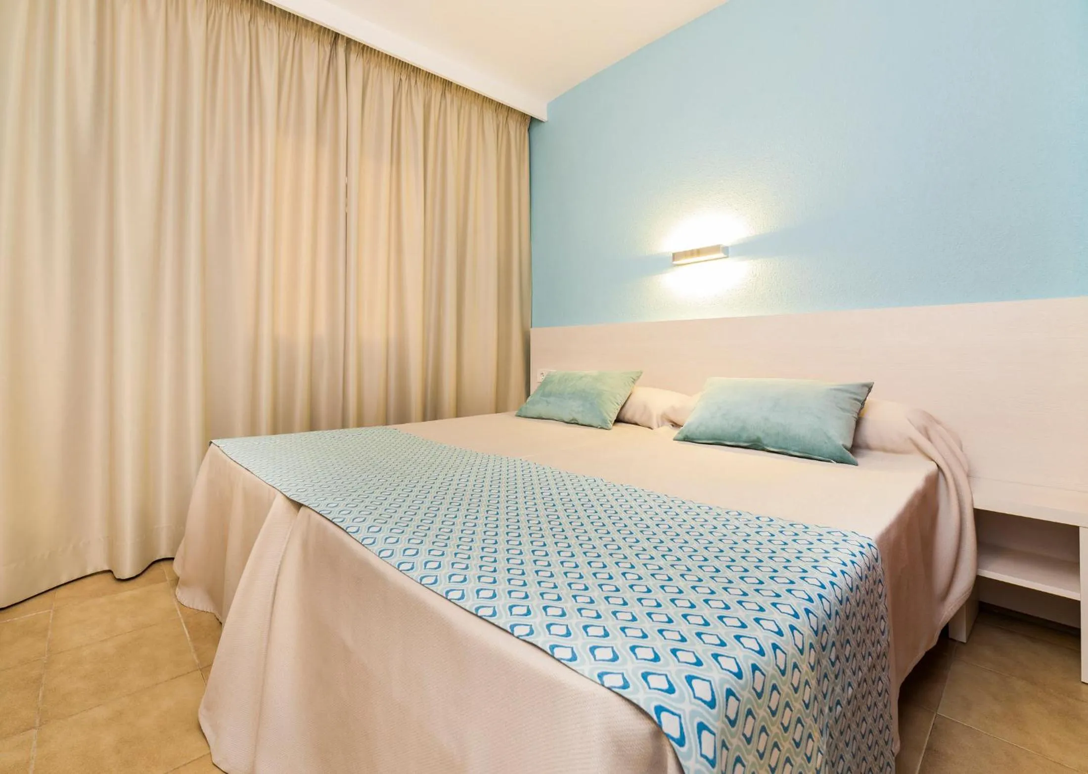 Bedroom, Bed in Globales Bouganvilla