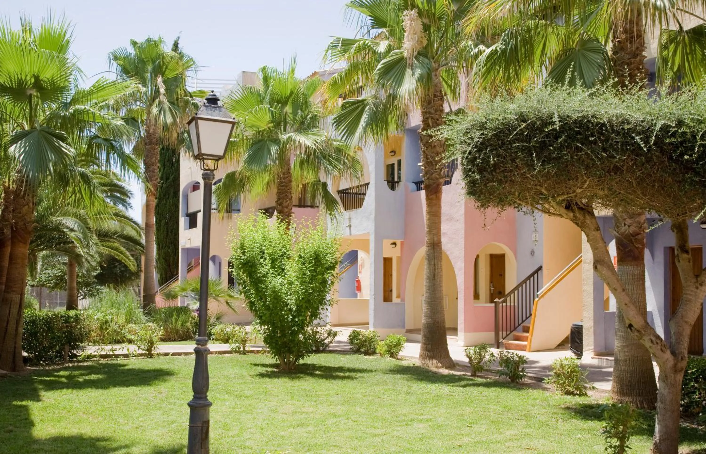 Property building in Globales Bouganvilla
