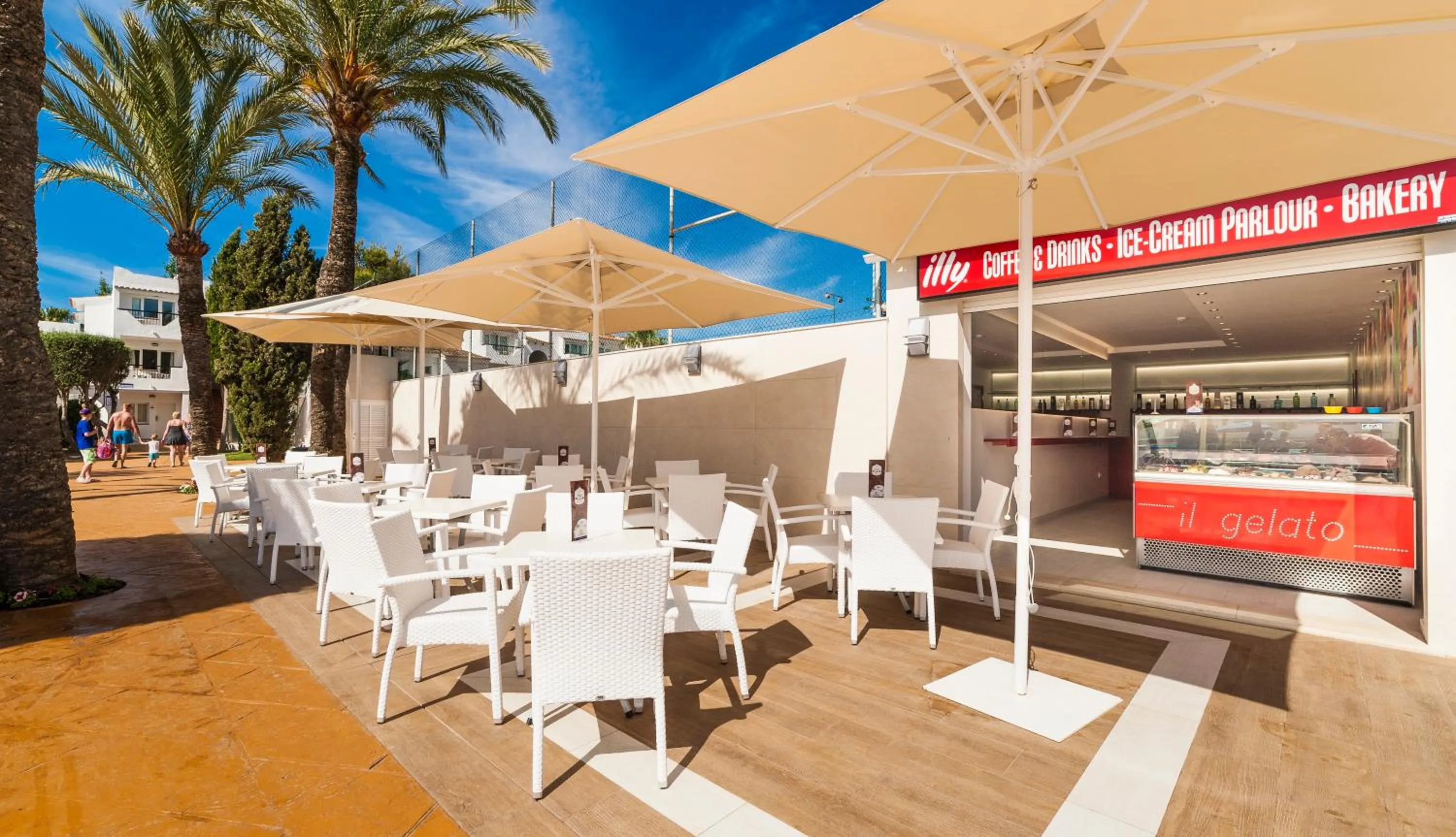 Lounge or bar in Globales Bouganvilla