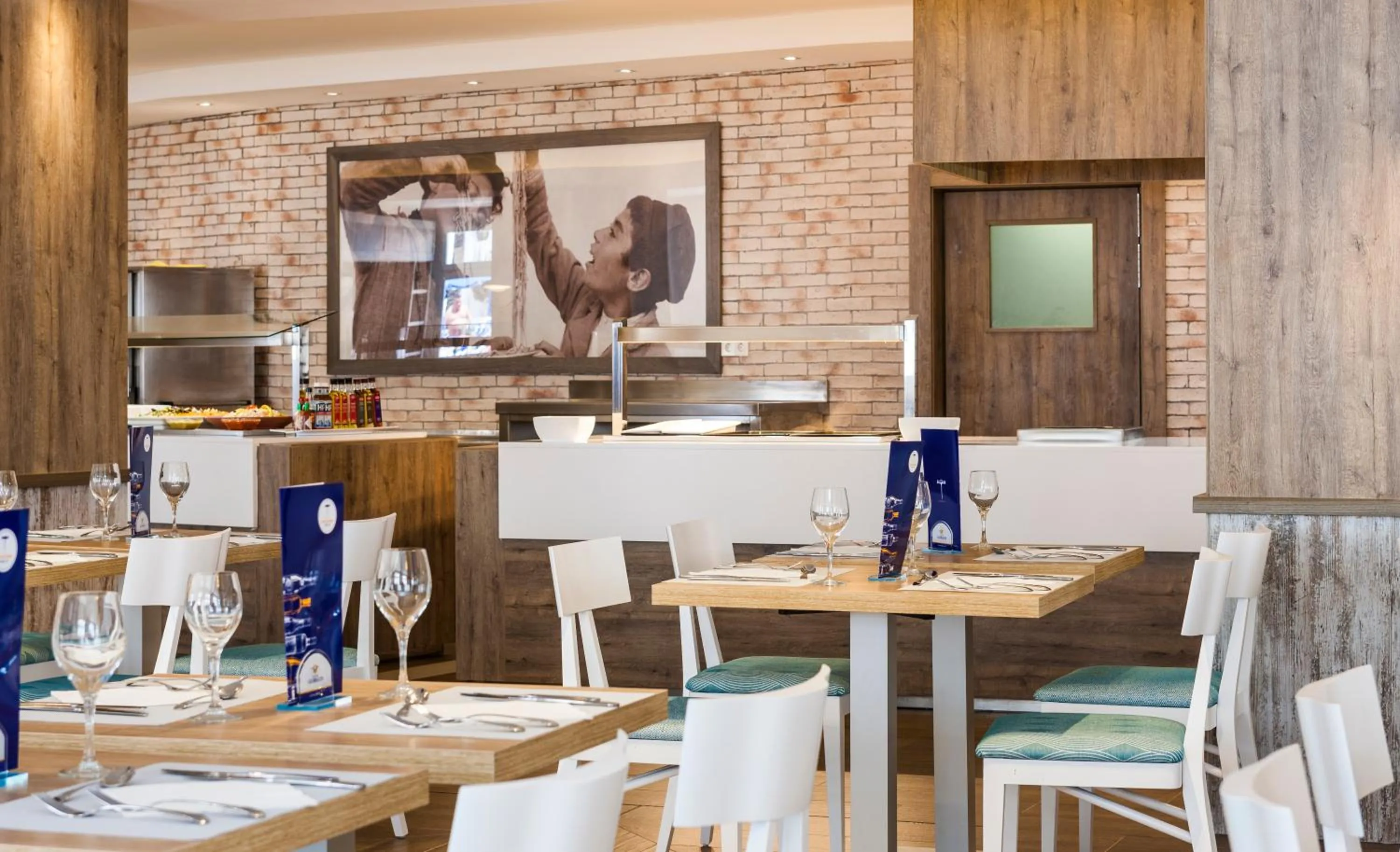 Restaurant/places to eat in Globales Bouganvilla