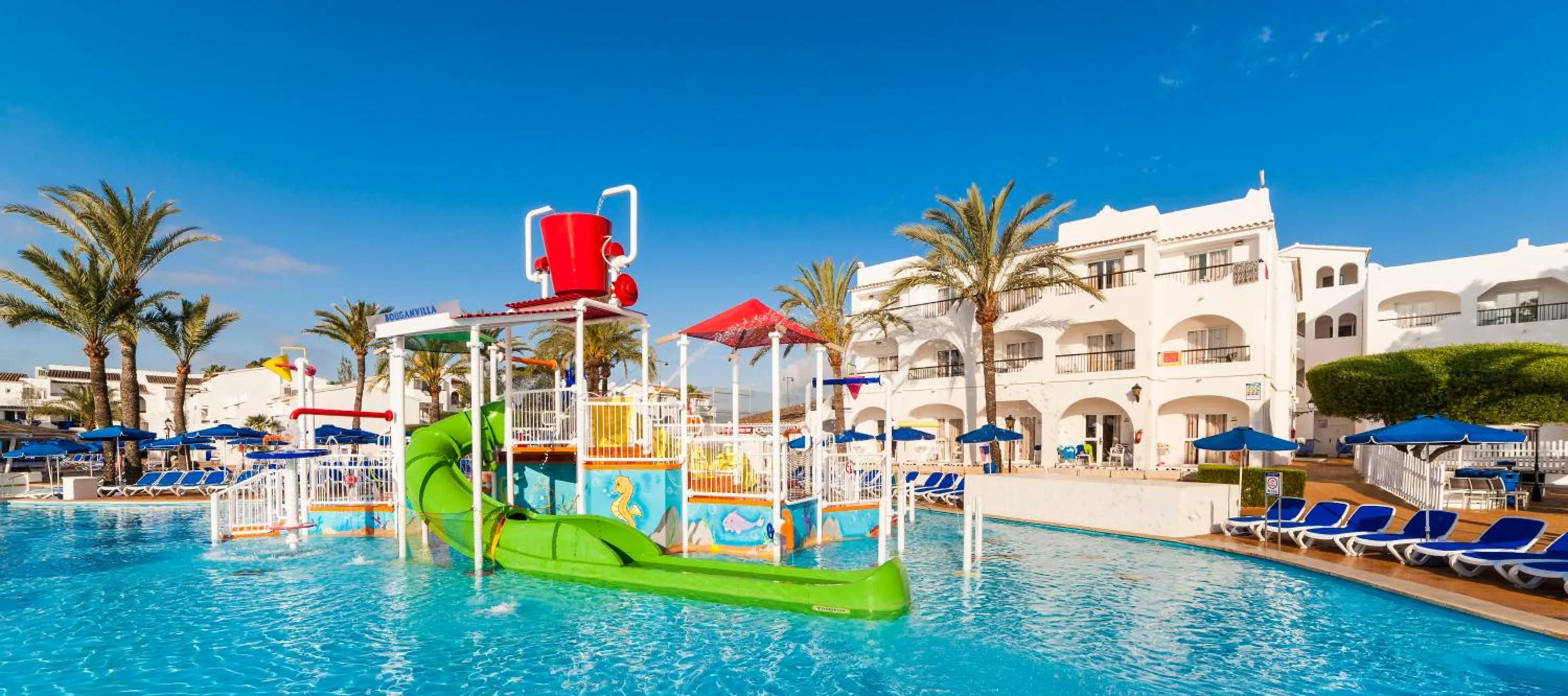 Swimming pool in Globales Bouganvilla