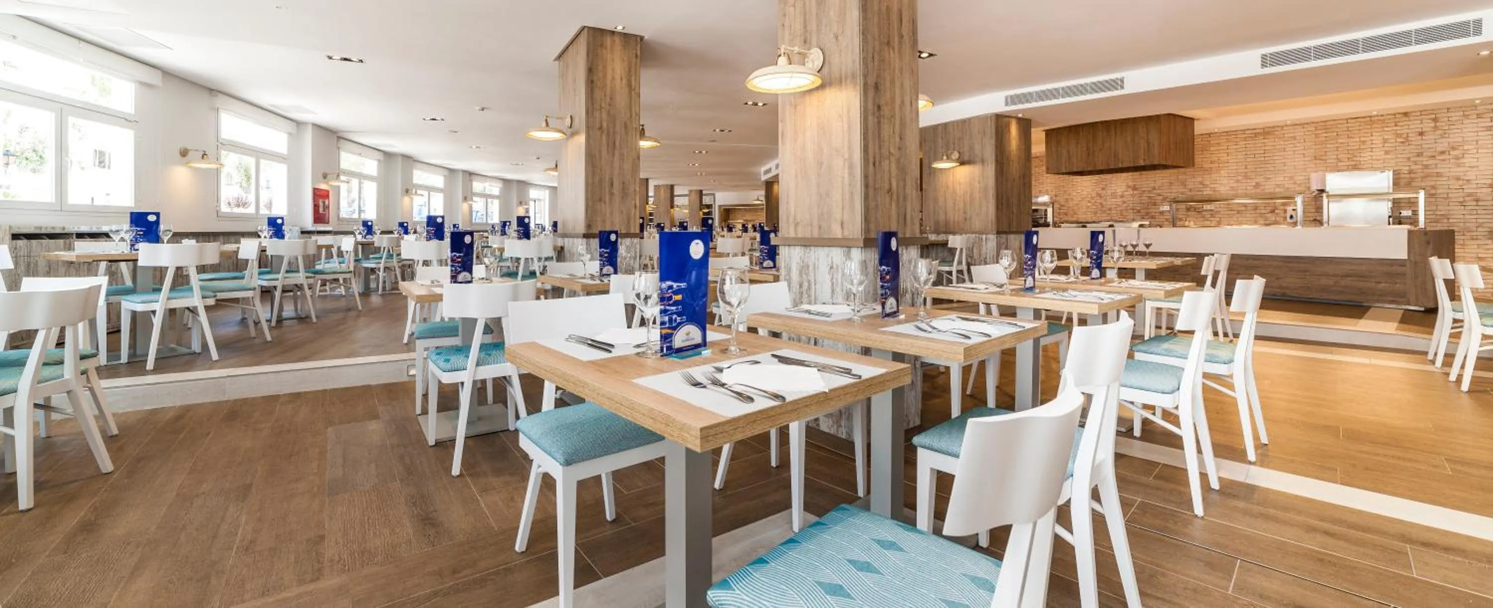 Restaurant/places to eat in Globales Bouganvilla