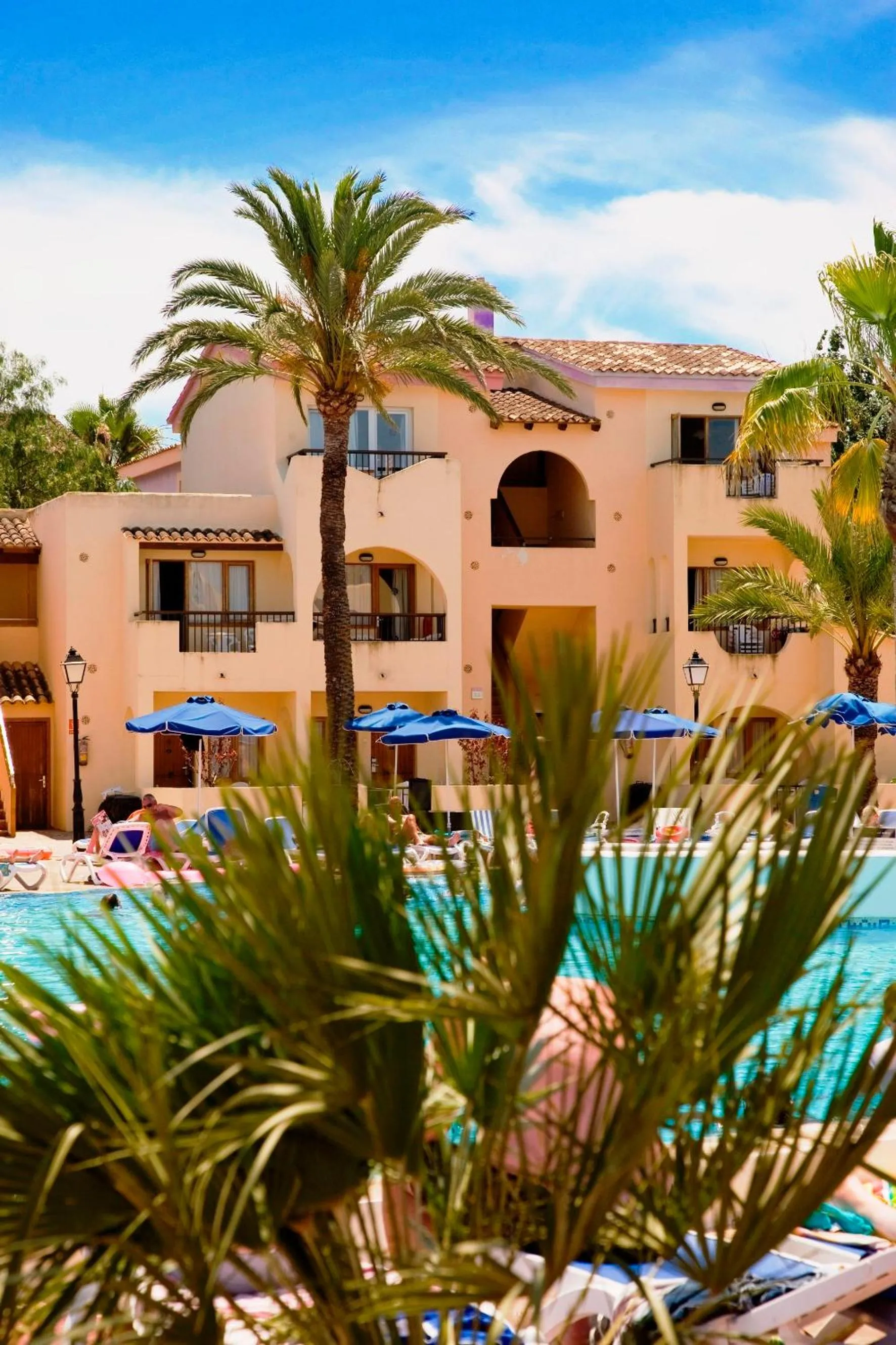 Property building in Globales Bouganvilla