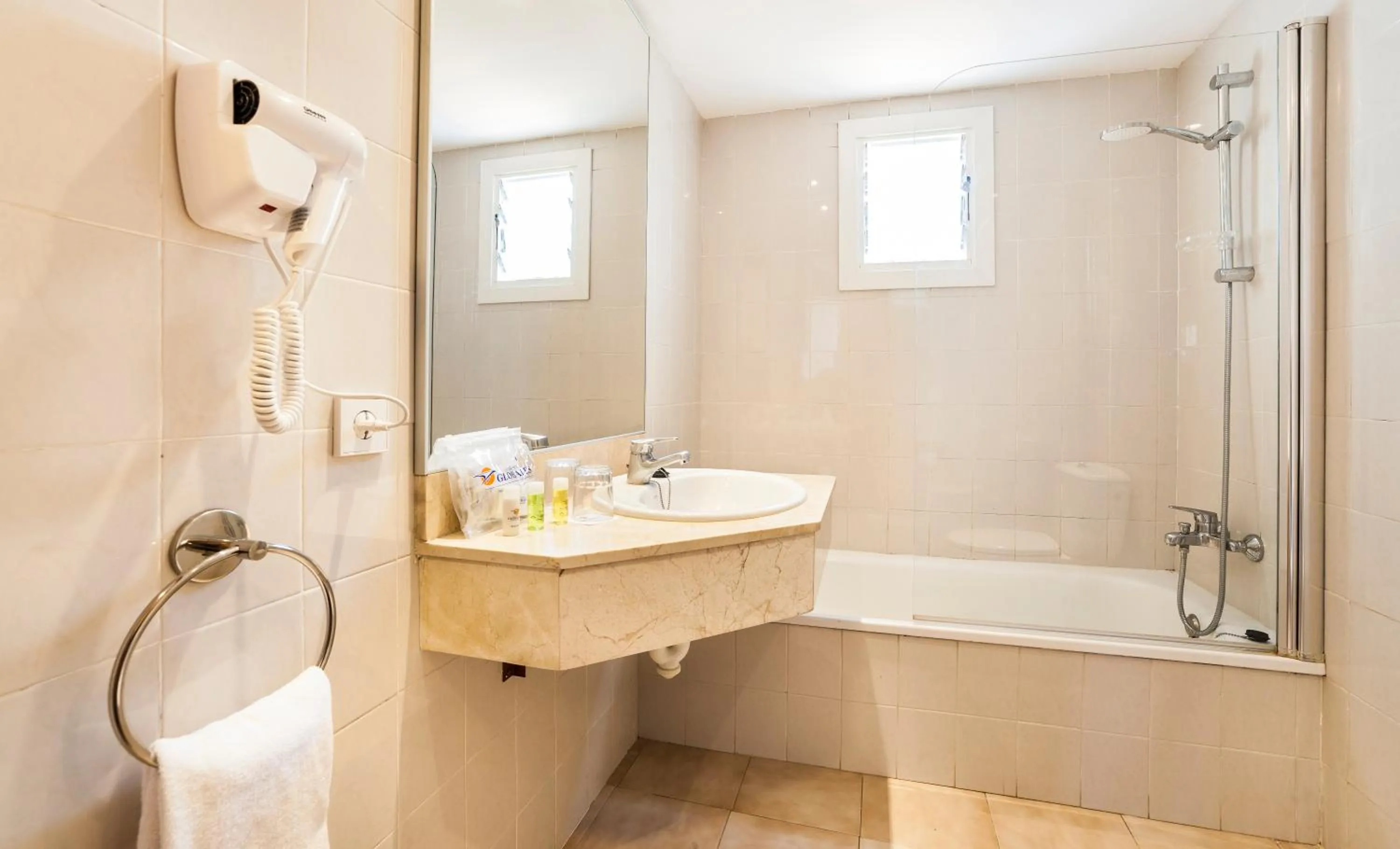 Bathroom in Globales Bouganvilla