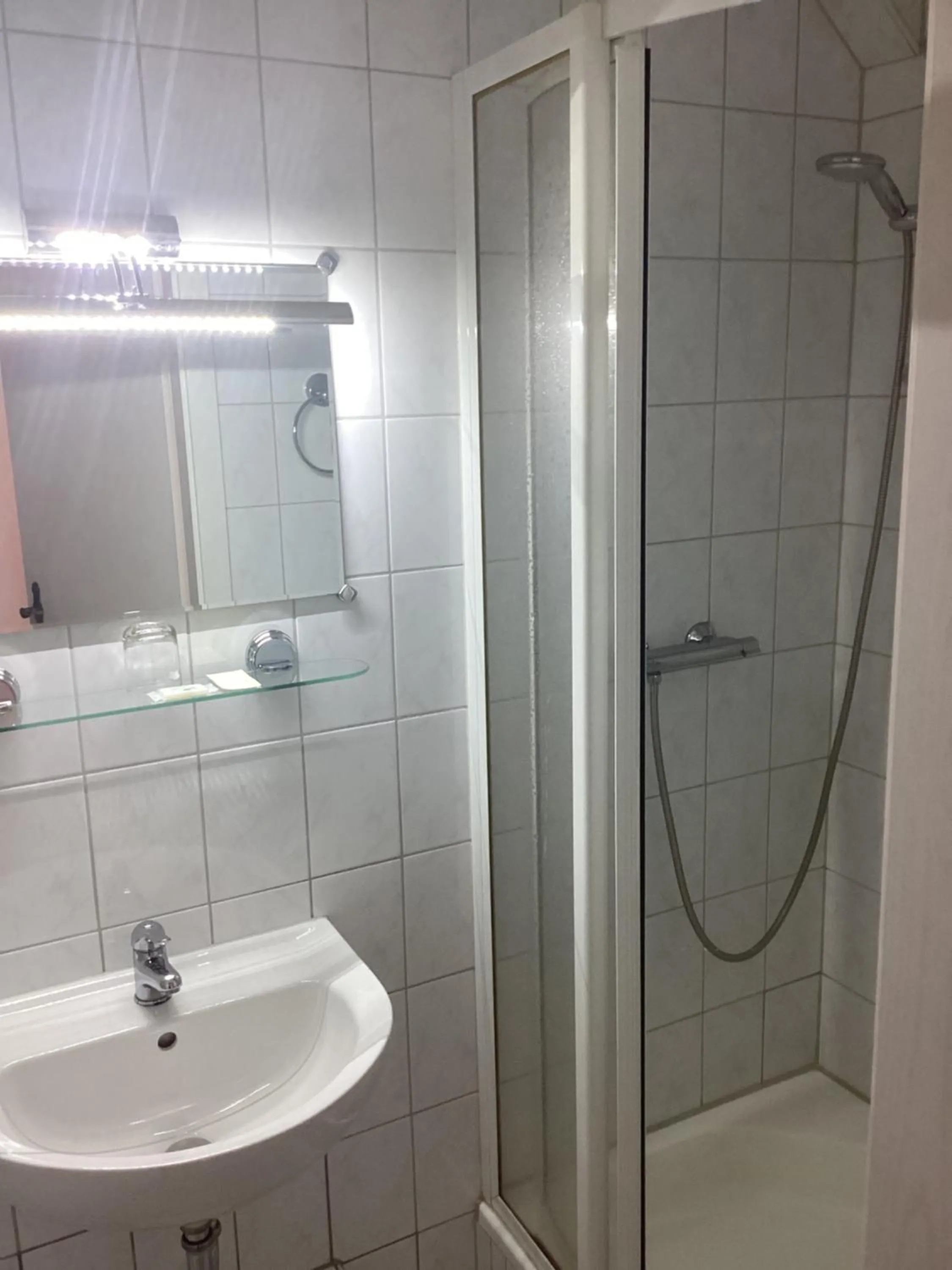 Shower in Hotel Eintracht