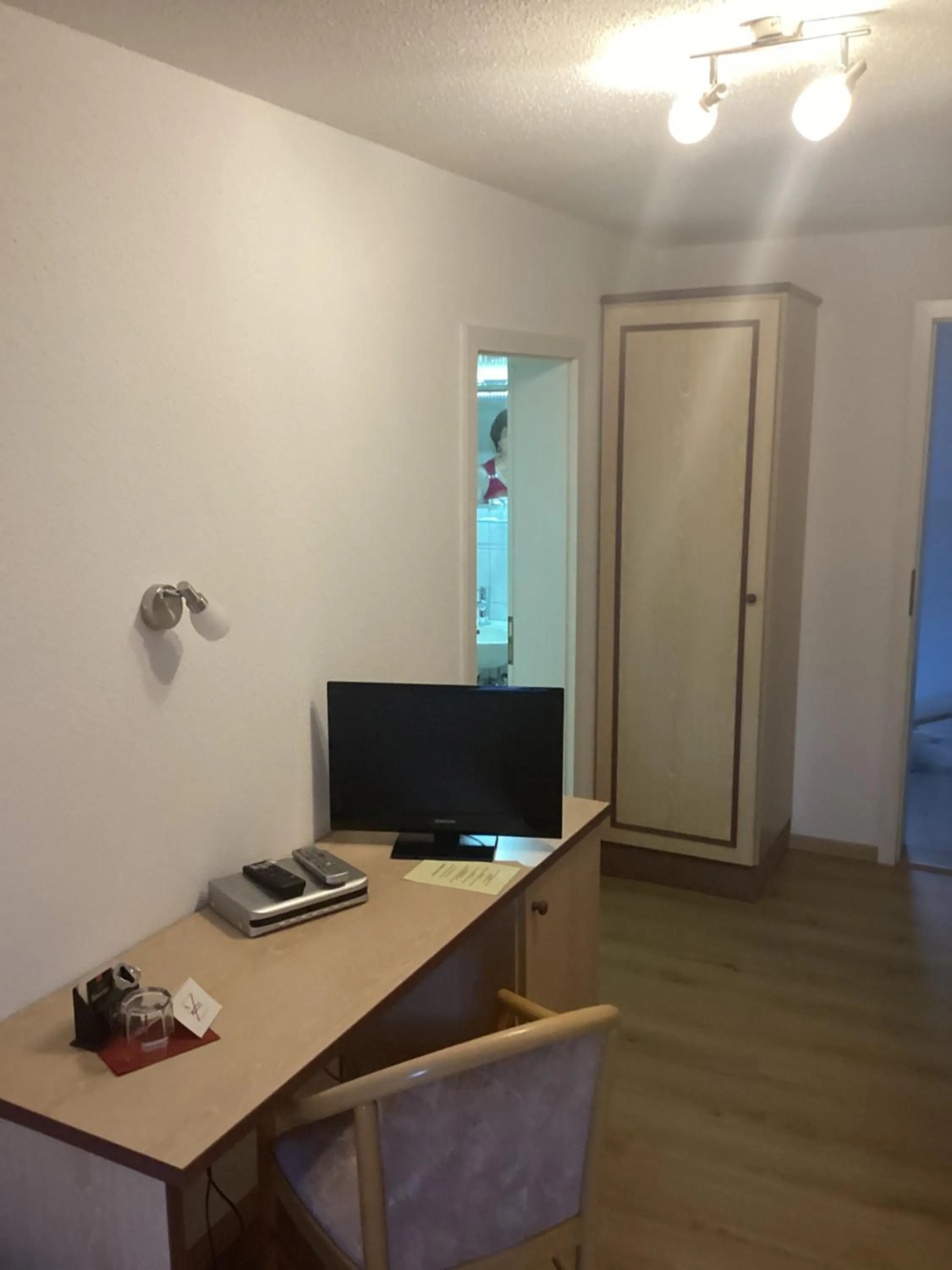 Photo of the whole room in Hotel Eintracht