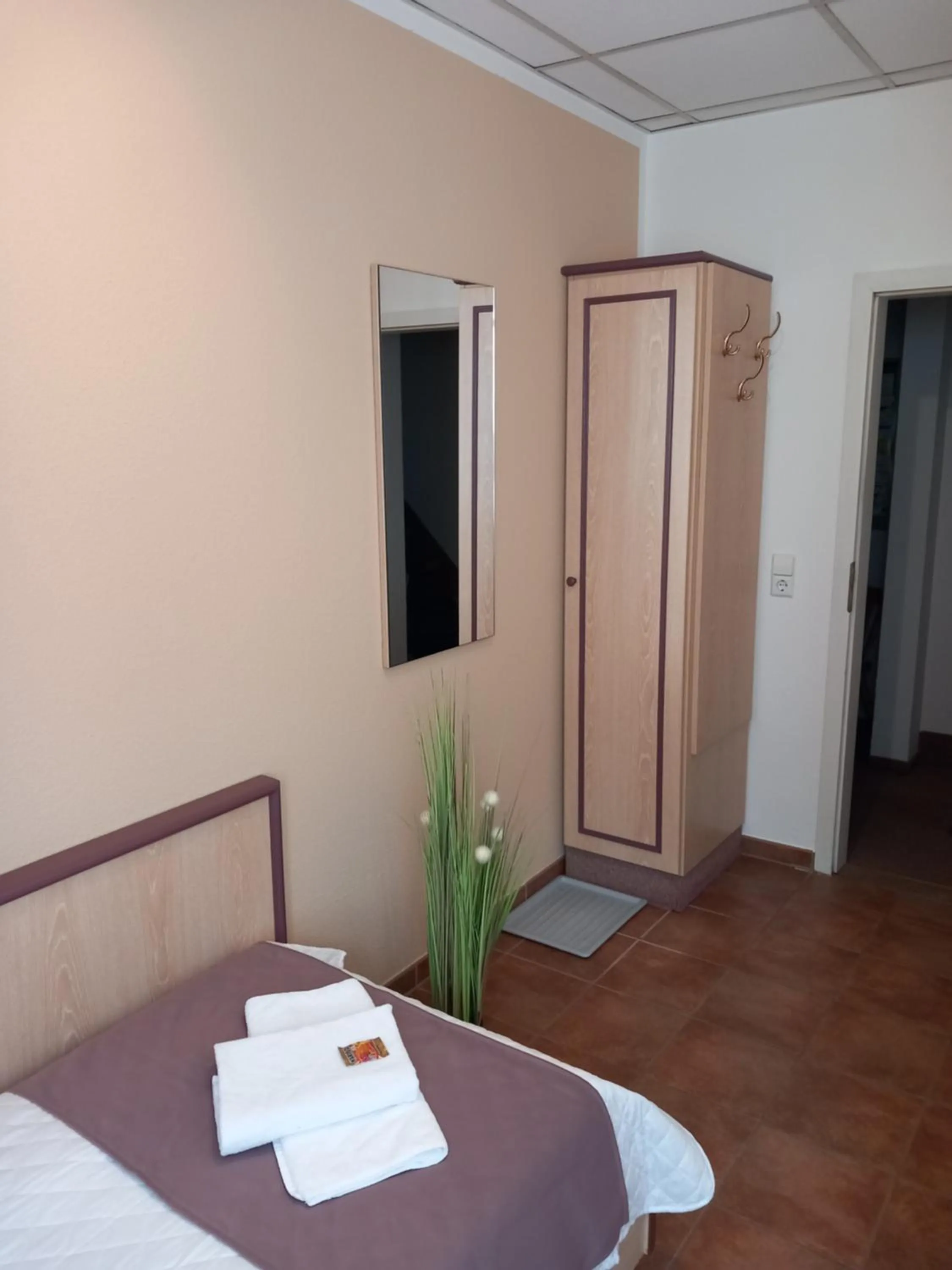 Bedroom, Bed in Hotel Eintracht