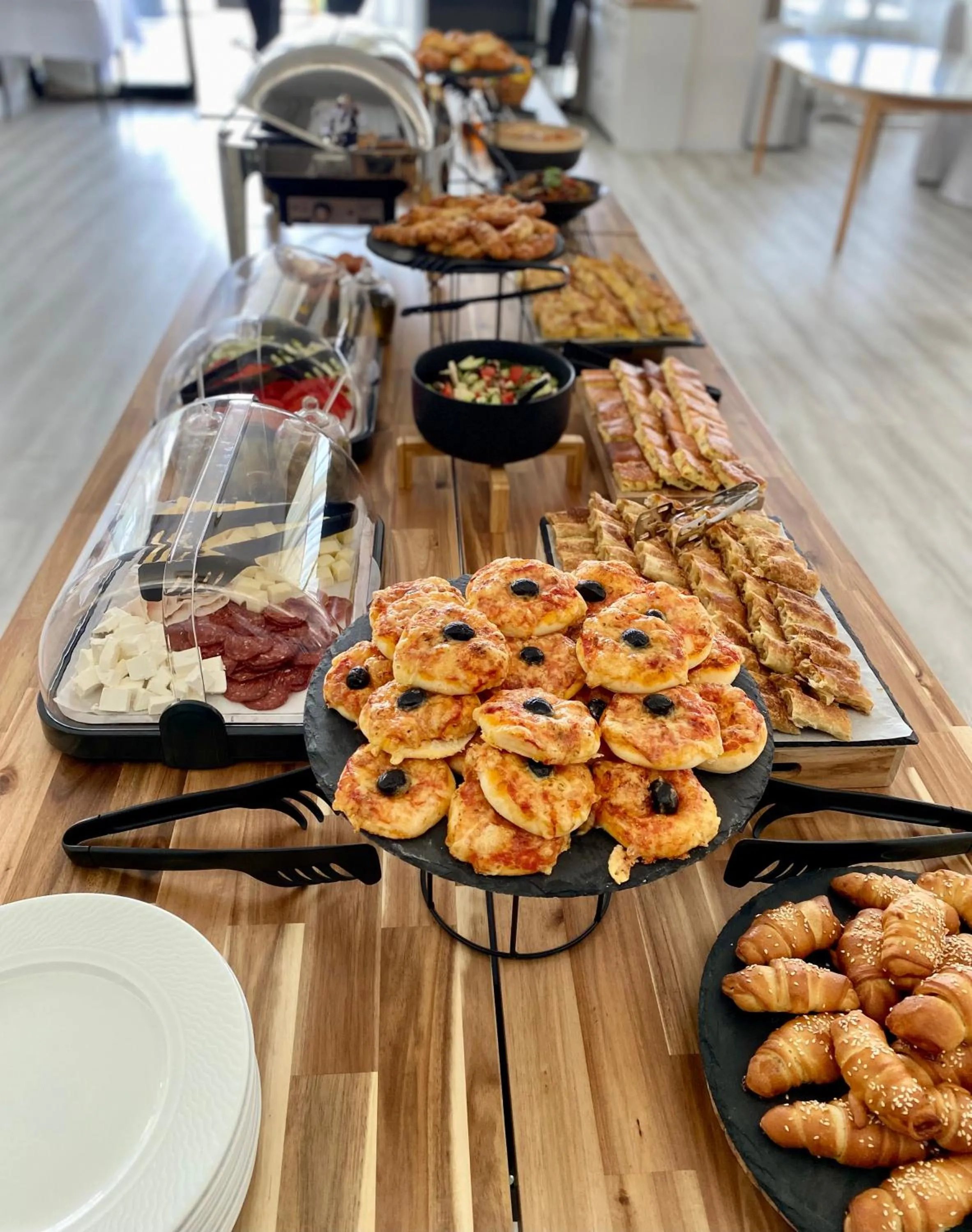 Restaurant/places to eat in The New Hotel Mediteran - VILLA Edition