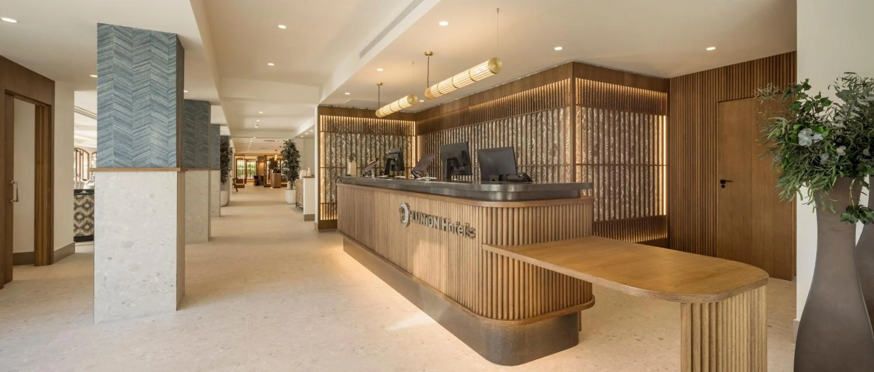 Lobby or reception in Ilunion Caleta Park