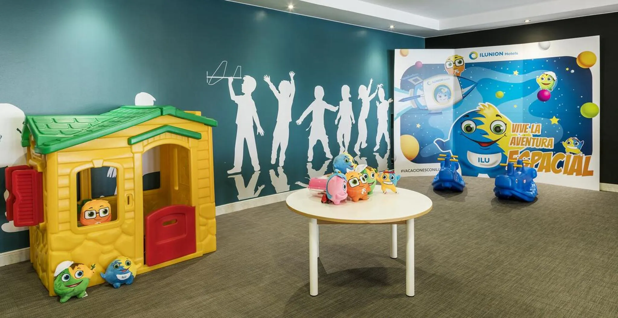 Kids's club in Ilunion Caleta Park