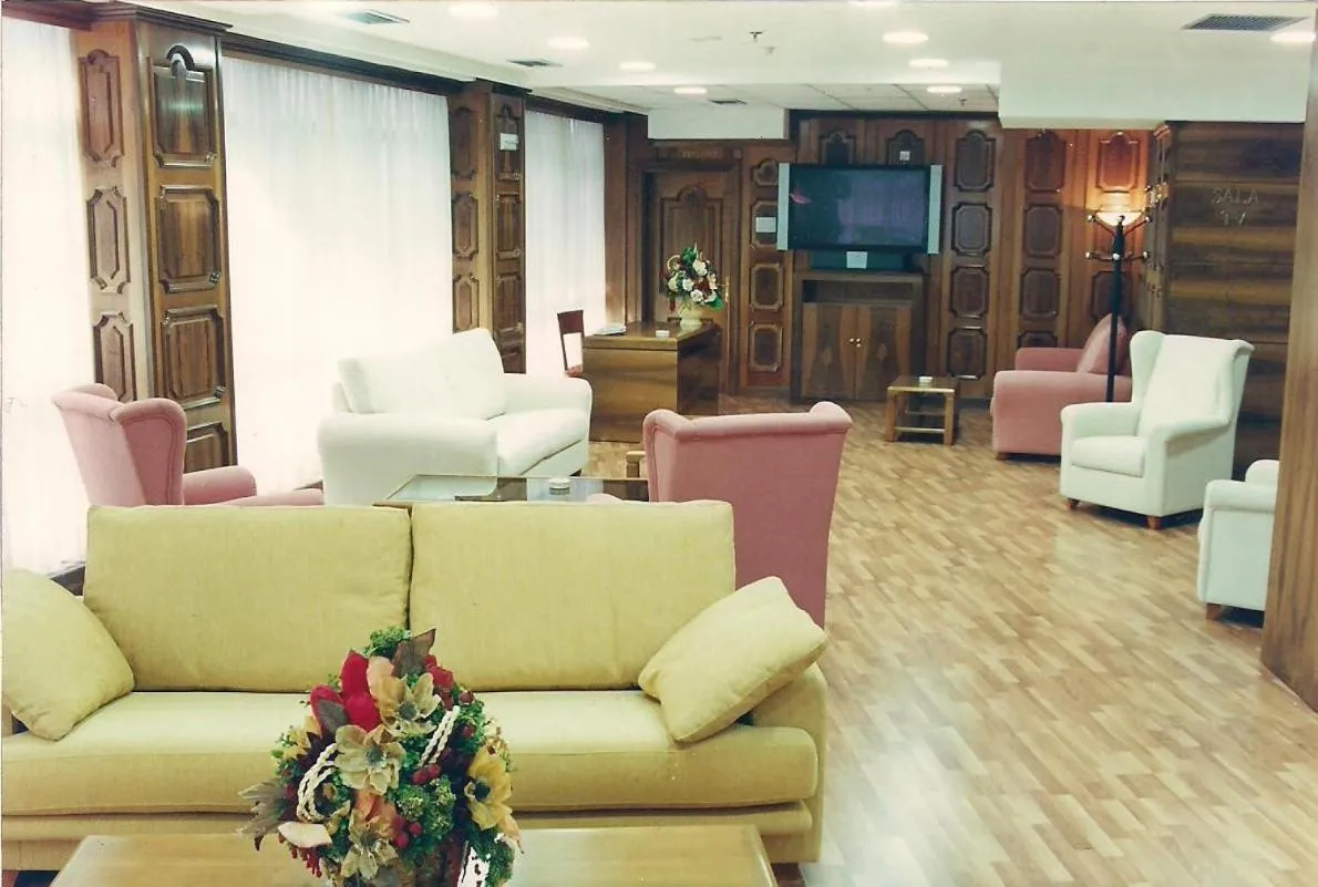 Communal lounge/ TV room in Hotel Princess